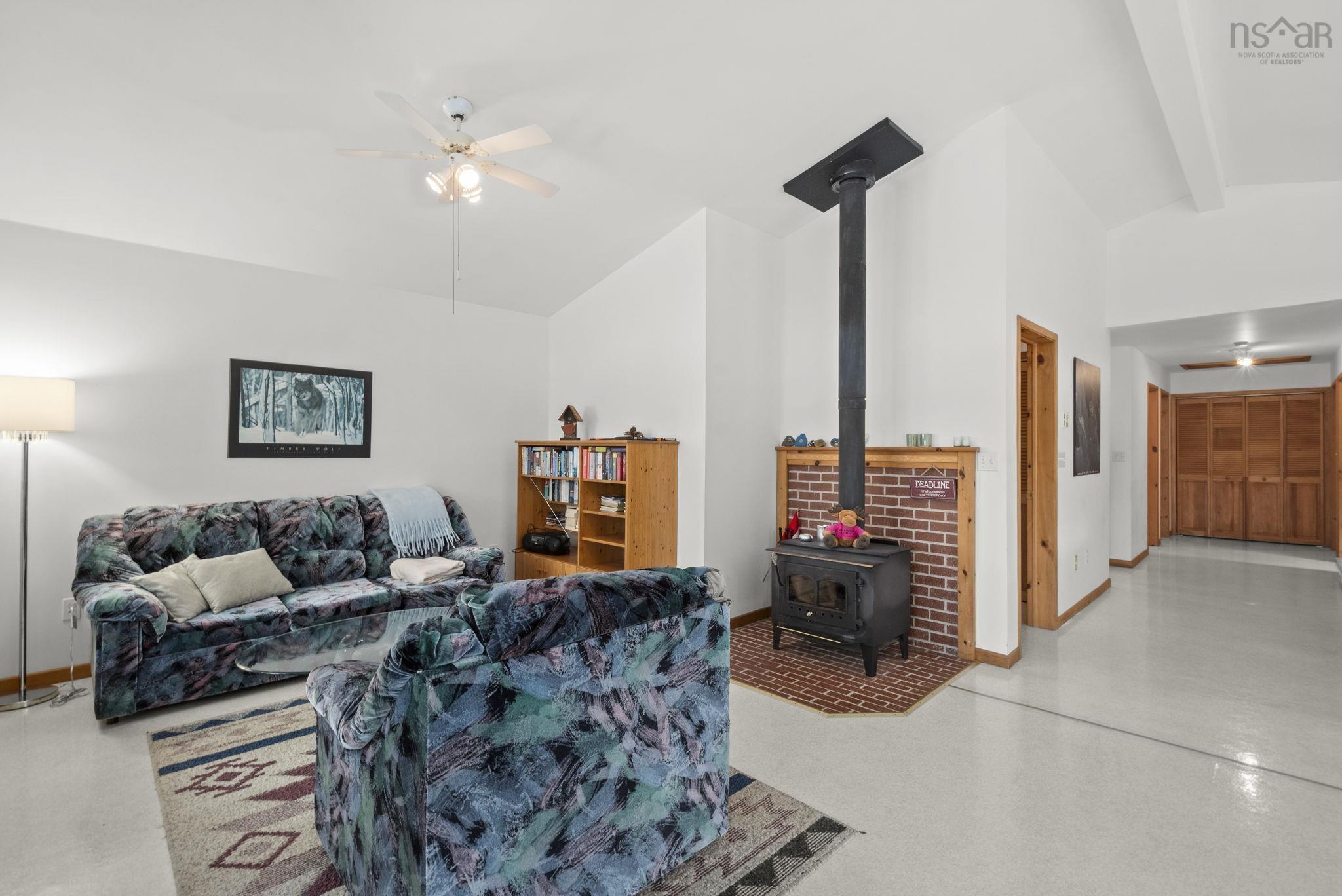 $535,000.00: 376 Lakefront Drive, Chelsea