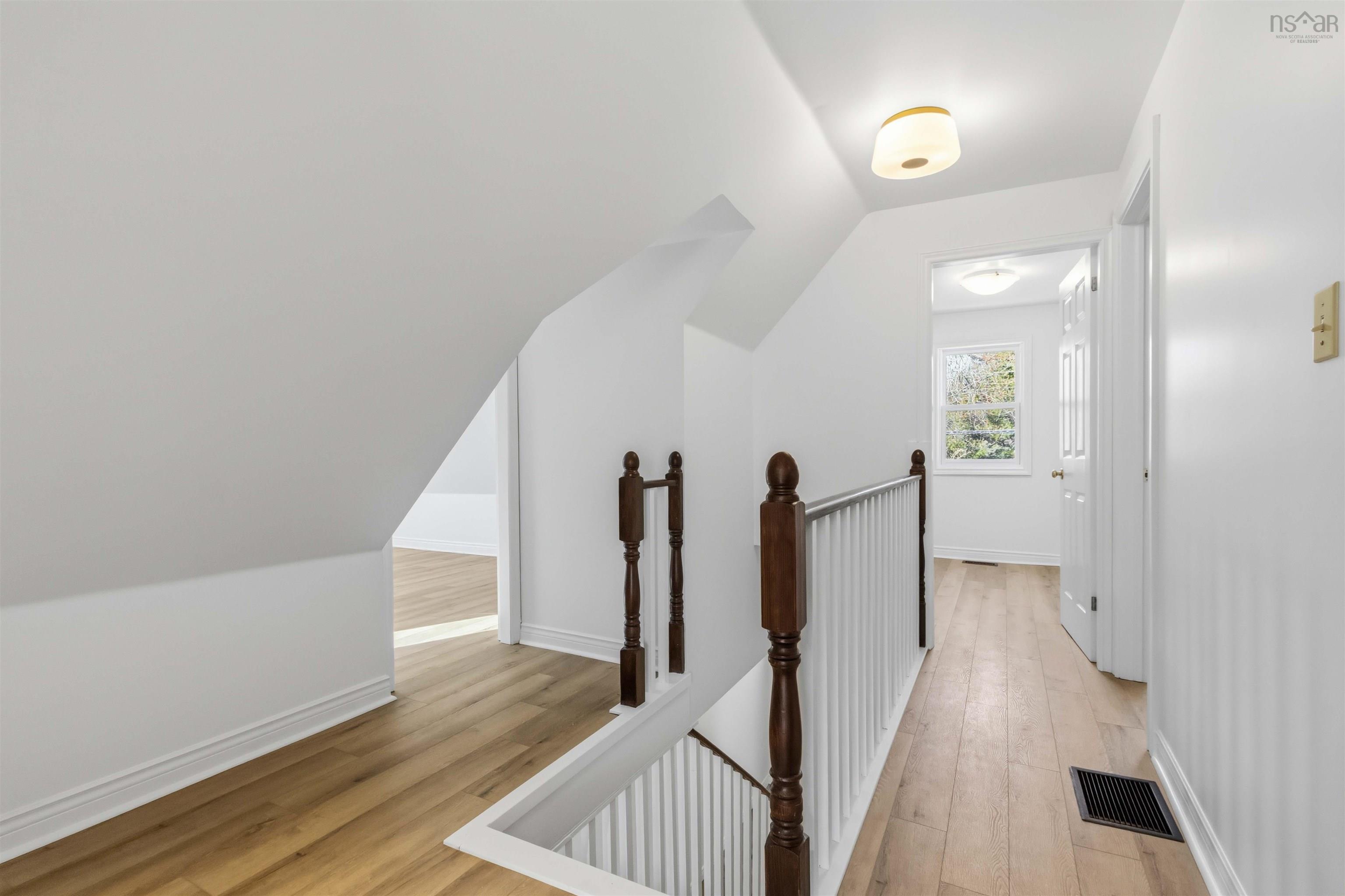 $499,900.00: 341 Myra Road, Porters Lake