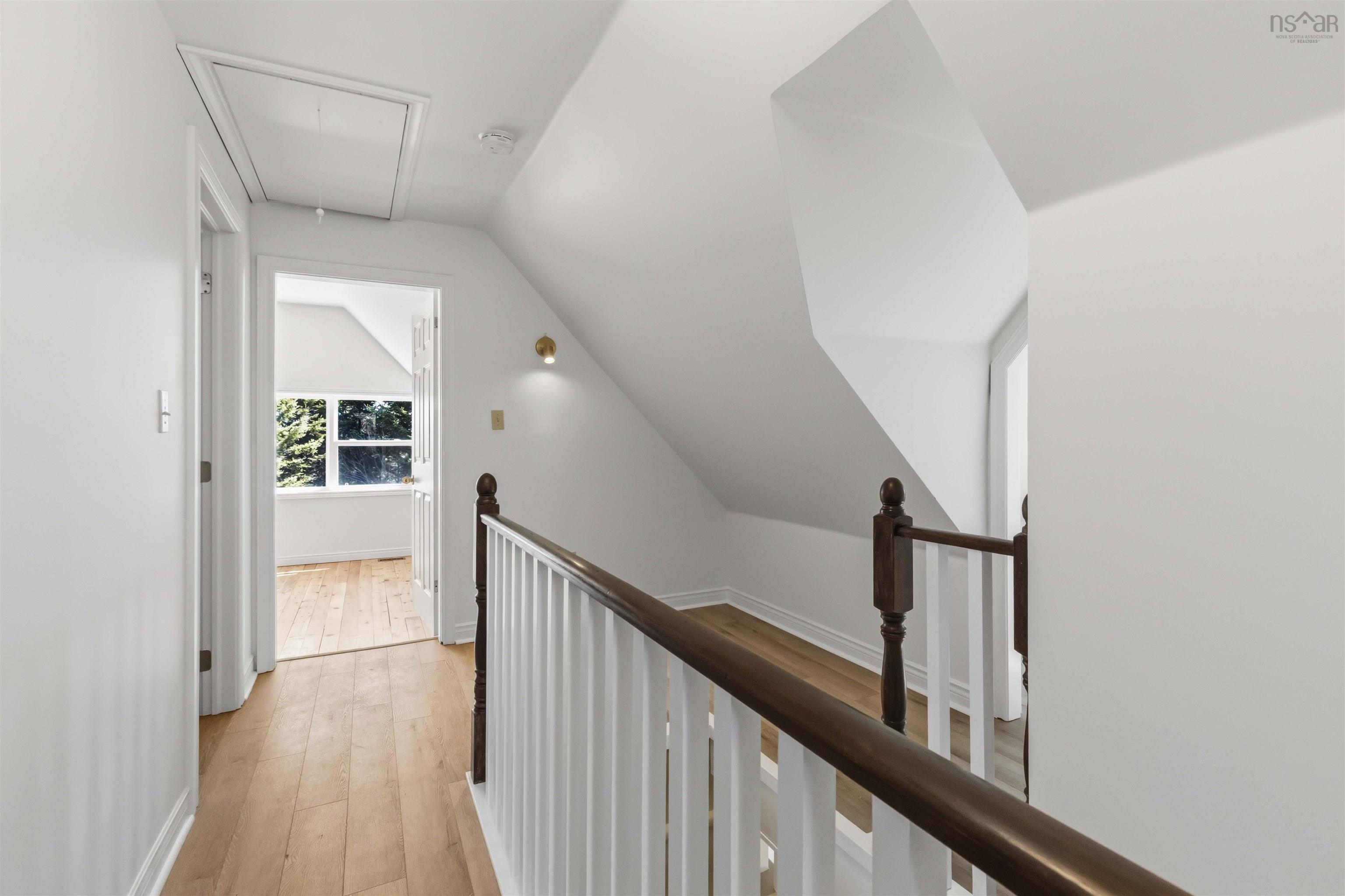 $499,900.00: 341 Myra Road, Porters Lake