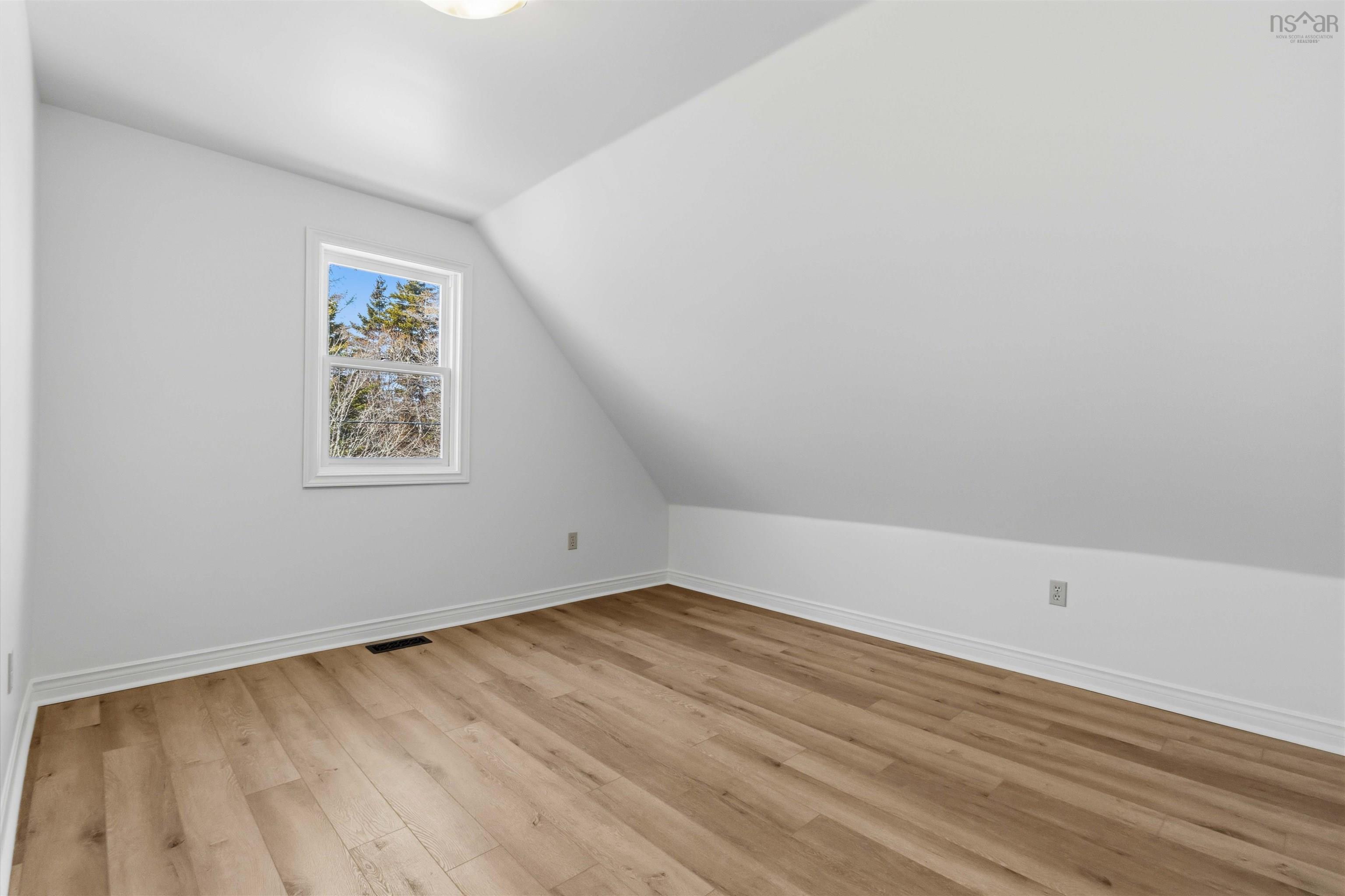 $499,900.00: 341 Myra Road, Porters Lake