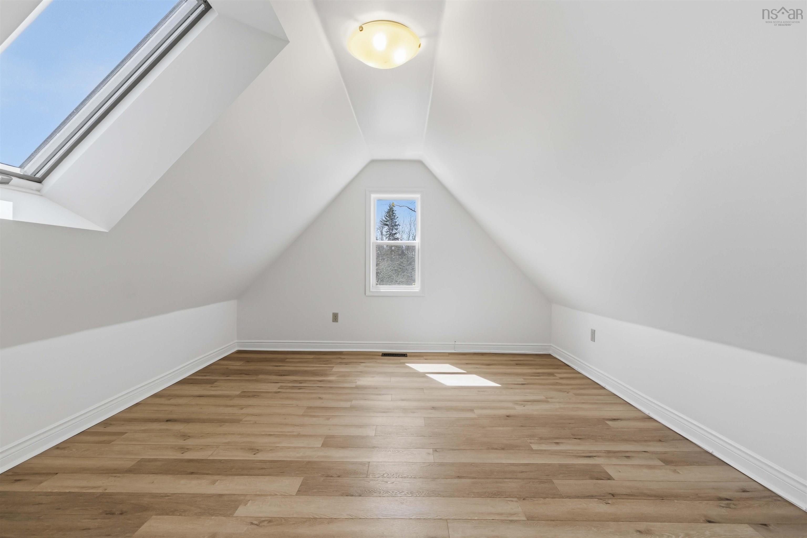 $499,900.00: 341 Myra Road, Porters Lake