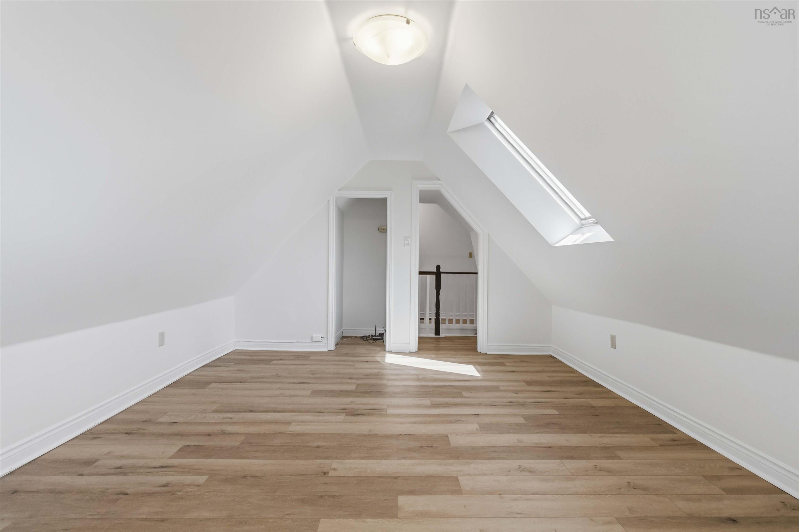 $499,900.00: 341 Myra Road, Porters Lake