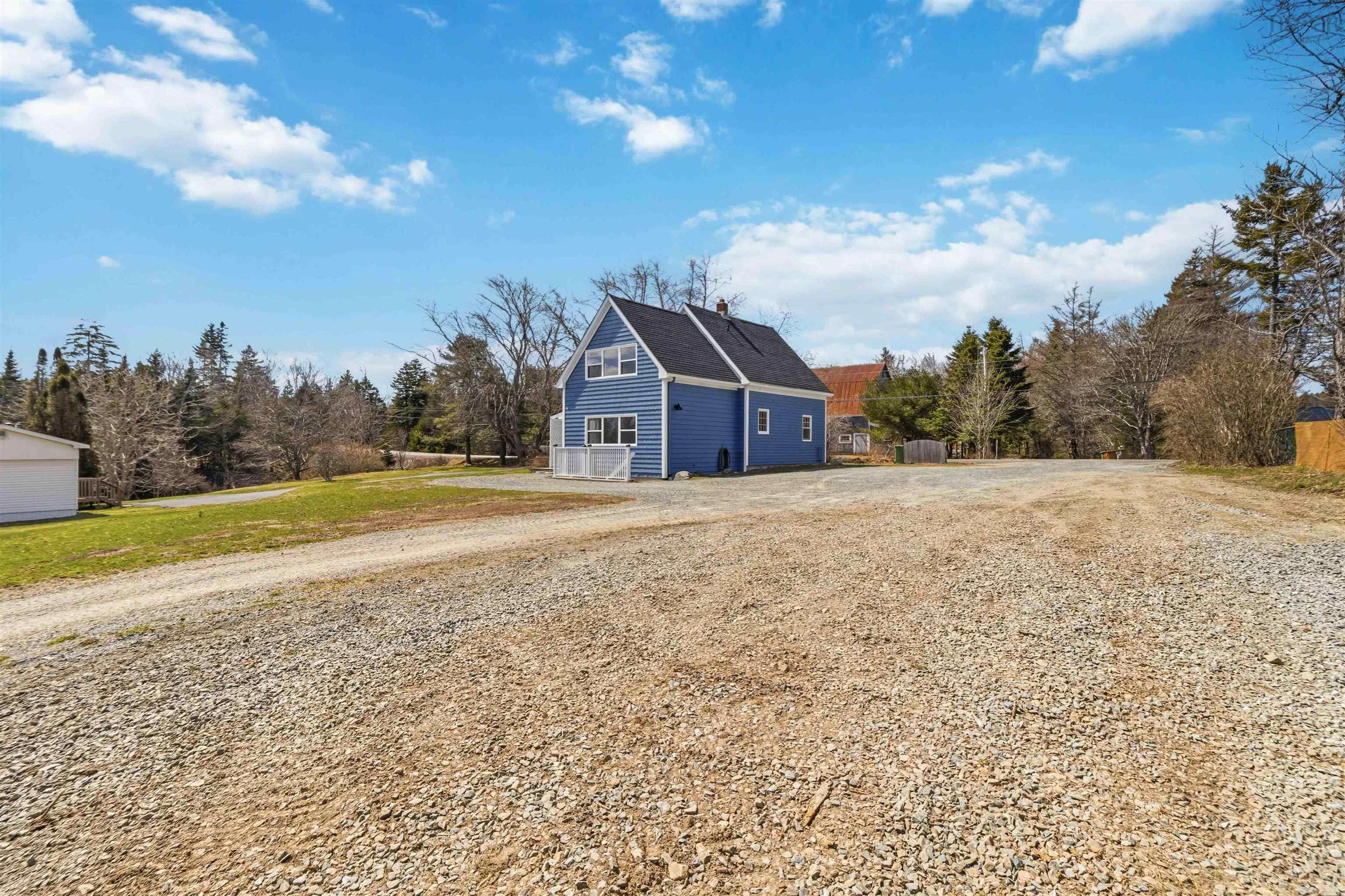 $499,900.00: 341 Myra Road, Porters Lake