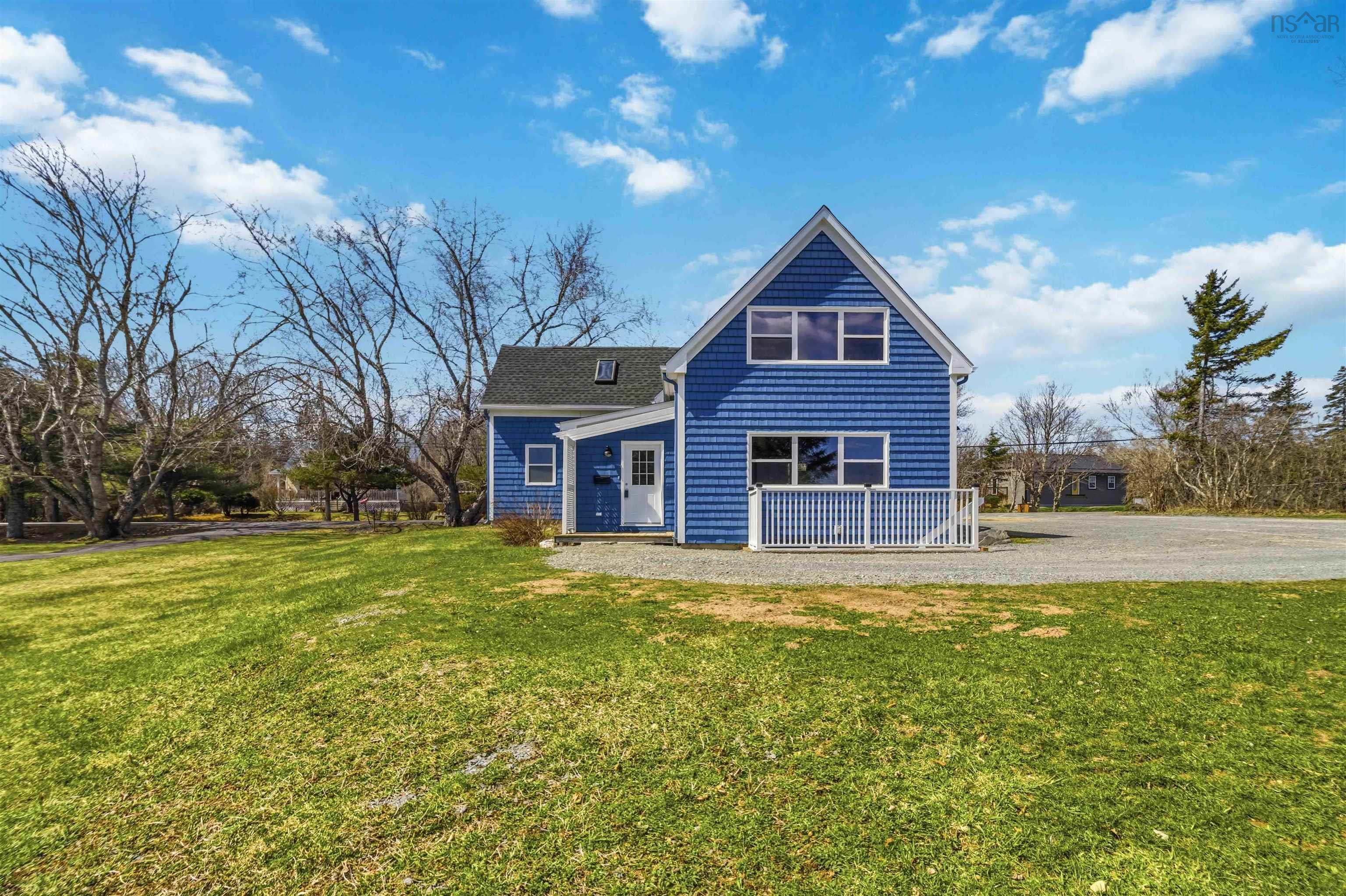 $499,900.00: 341 Myra Road, Porters Lake