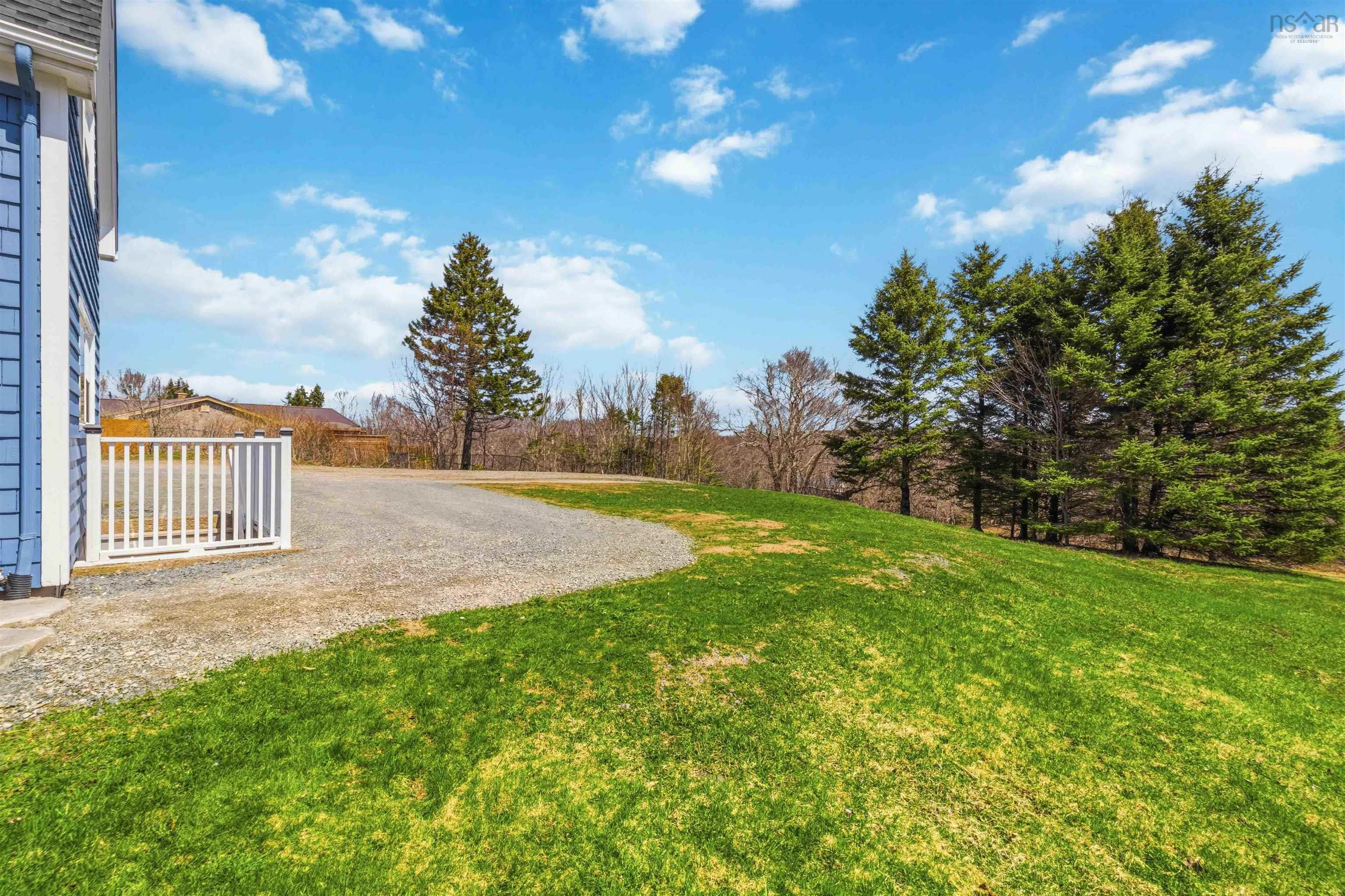 $499,900.00: 341 Myra Road, Porters Lake