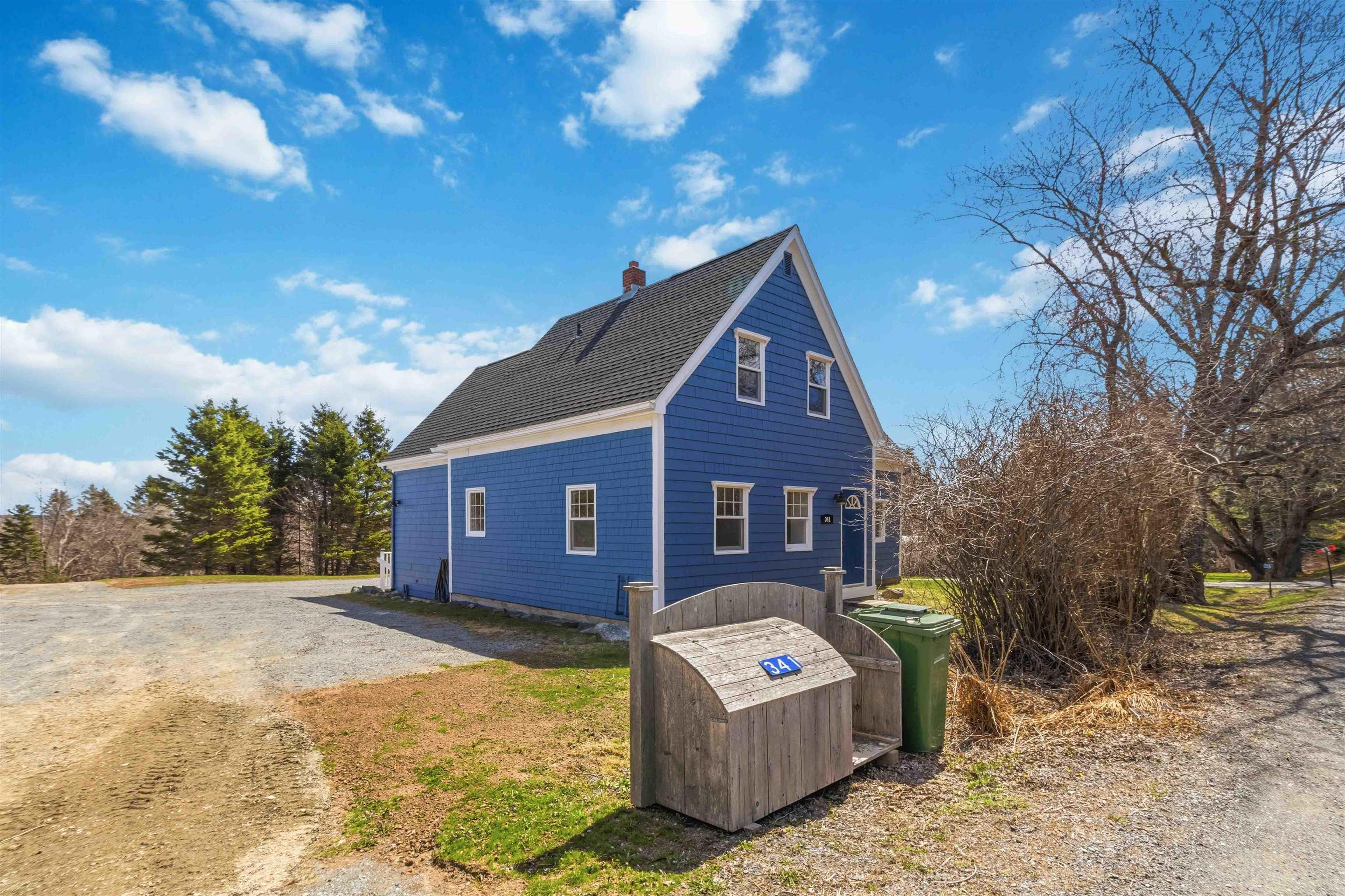 $499,900.00: 341 Myra Road, Porters Lake