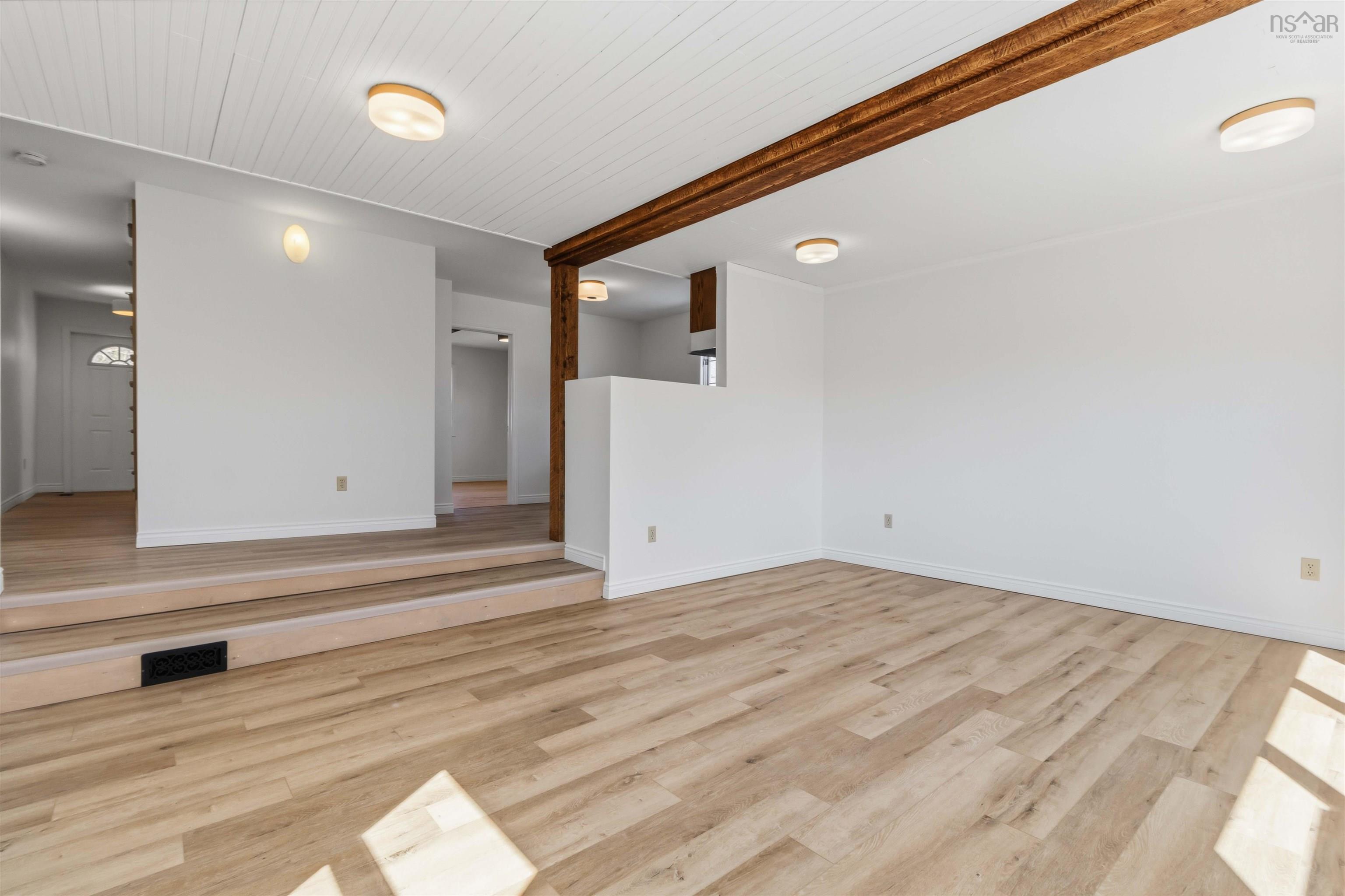 $499,900.00: 341 Myra Road, Porters Lake