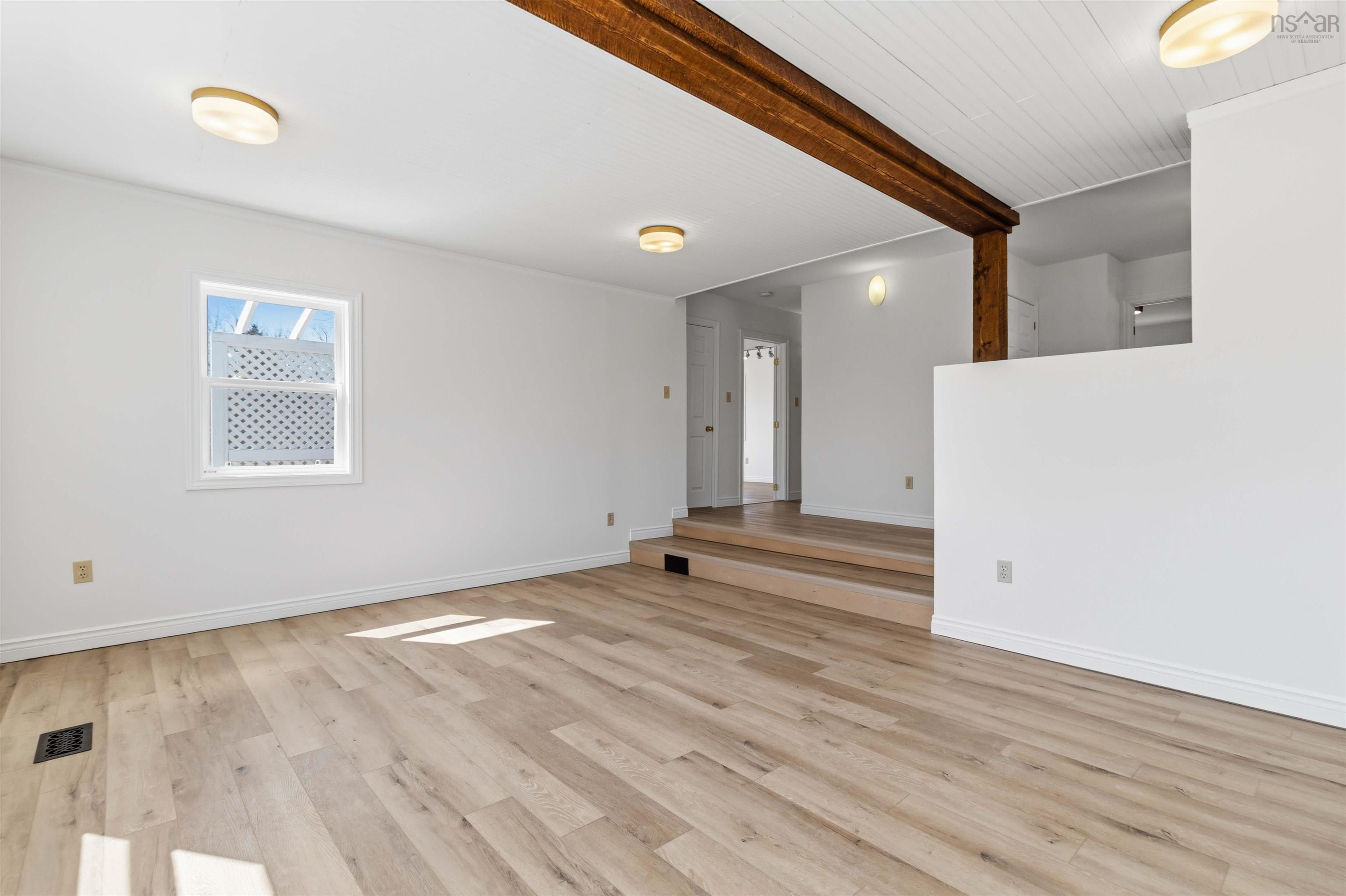 $499,900.00: 341 Myra Road, Porters Lake