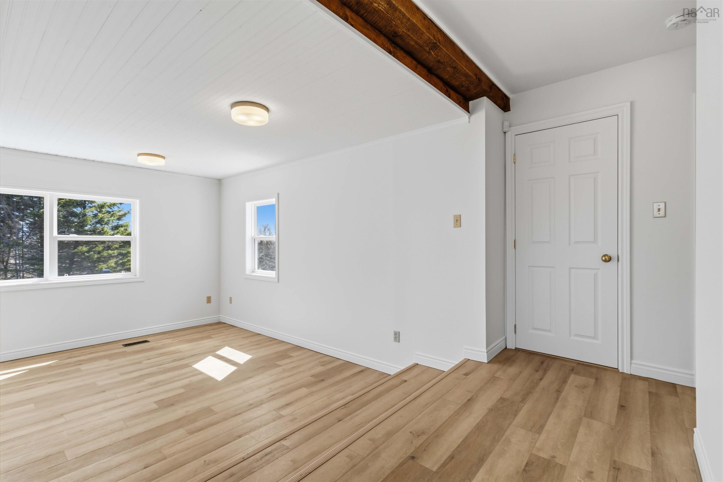 $499,900.00: 341 Myra Road, Porters Lake