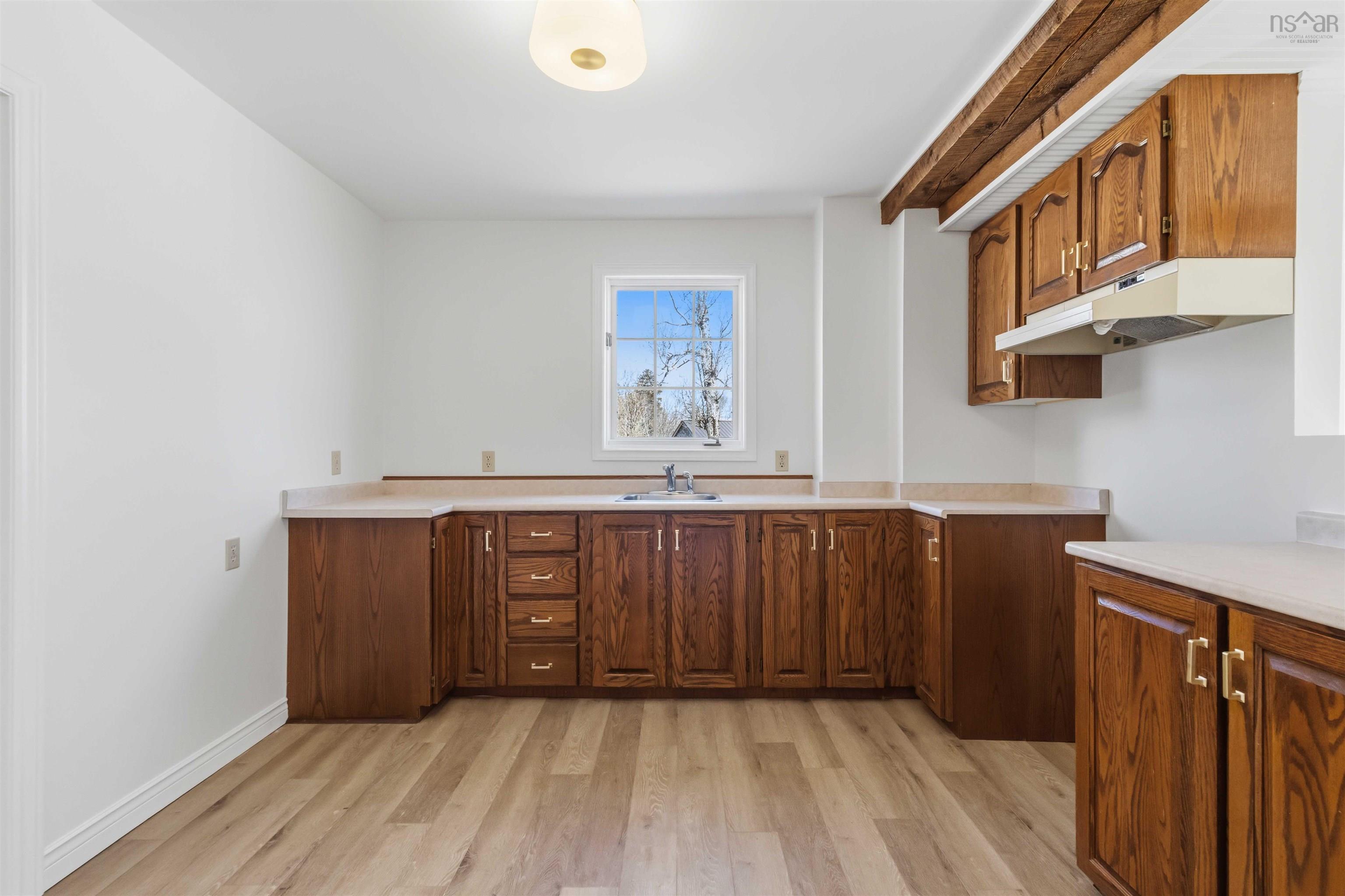 $499,900.00: 341 Myra Road, Porters Lake