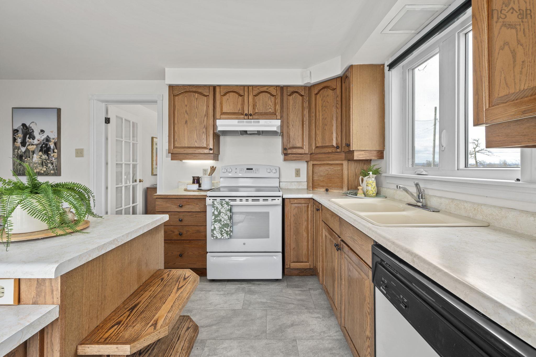 $599,900.00: 789 Canard Street, Lower Canard
