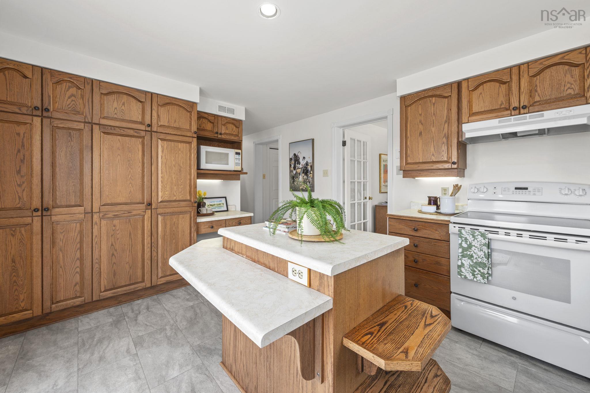$599,900.00: 789 Canard Street, Lower Canard