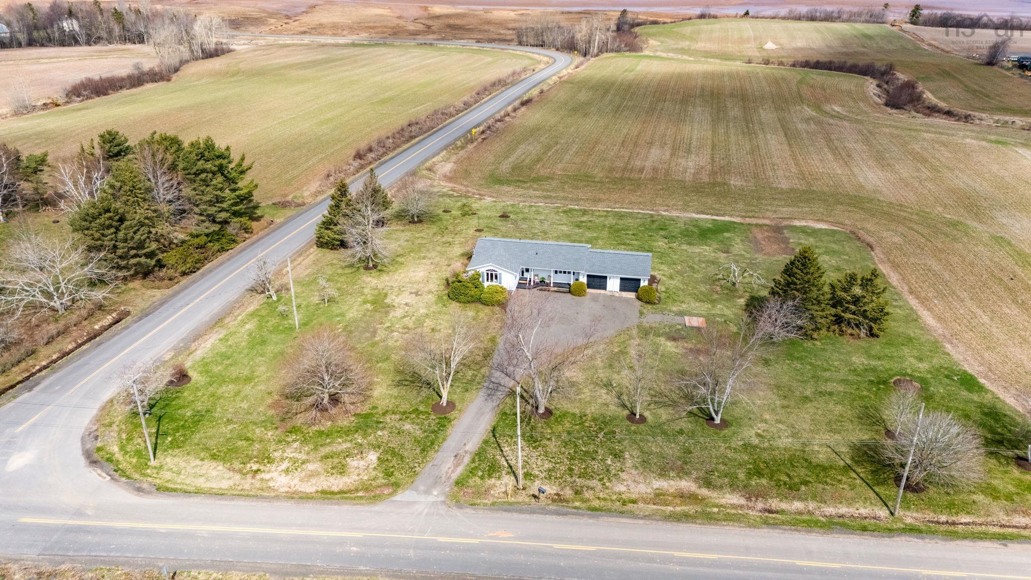 $599,900.00: 789 Canard Street, Lower Canard
