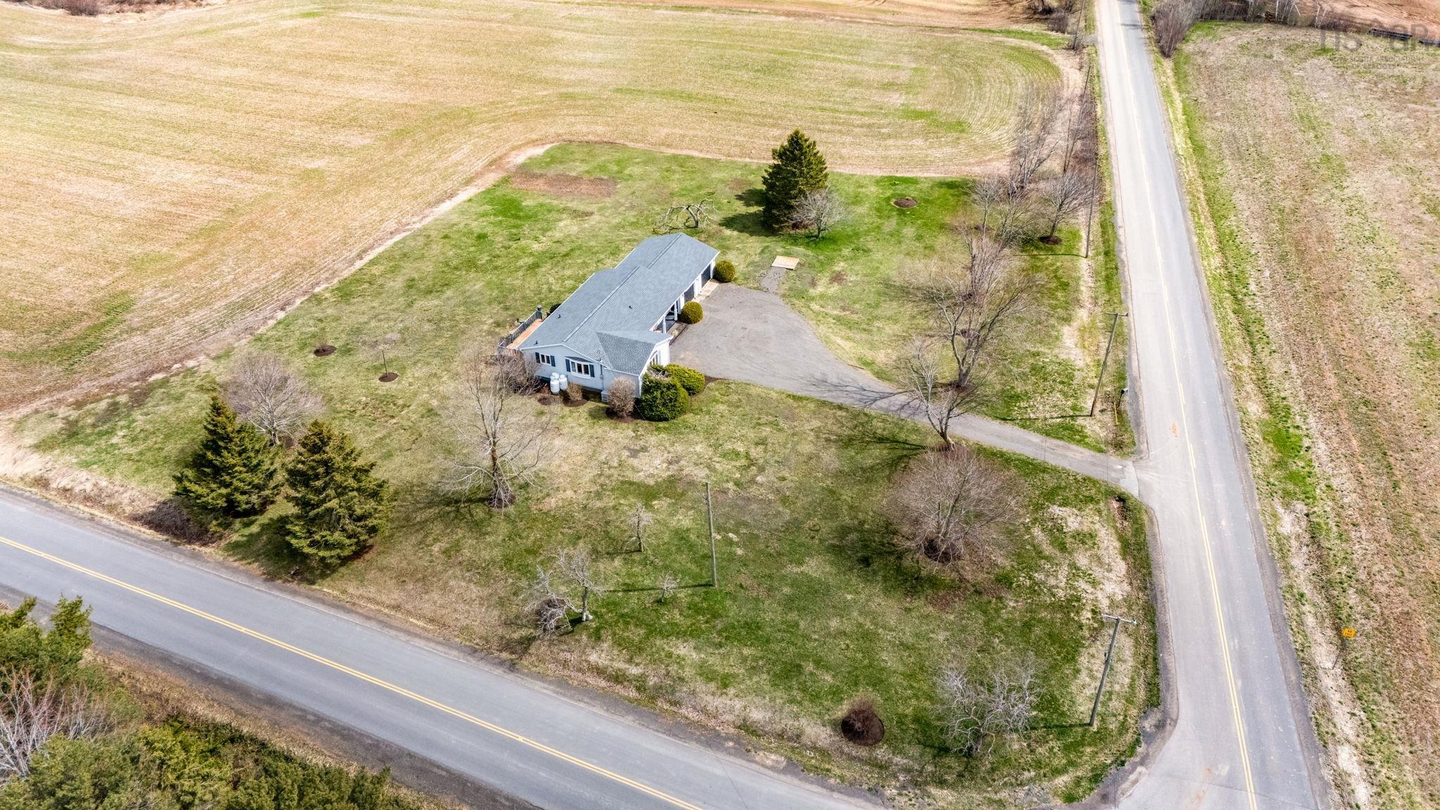$599,900.00: 789 Canard Street, Lower Canard