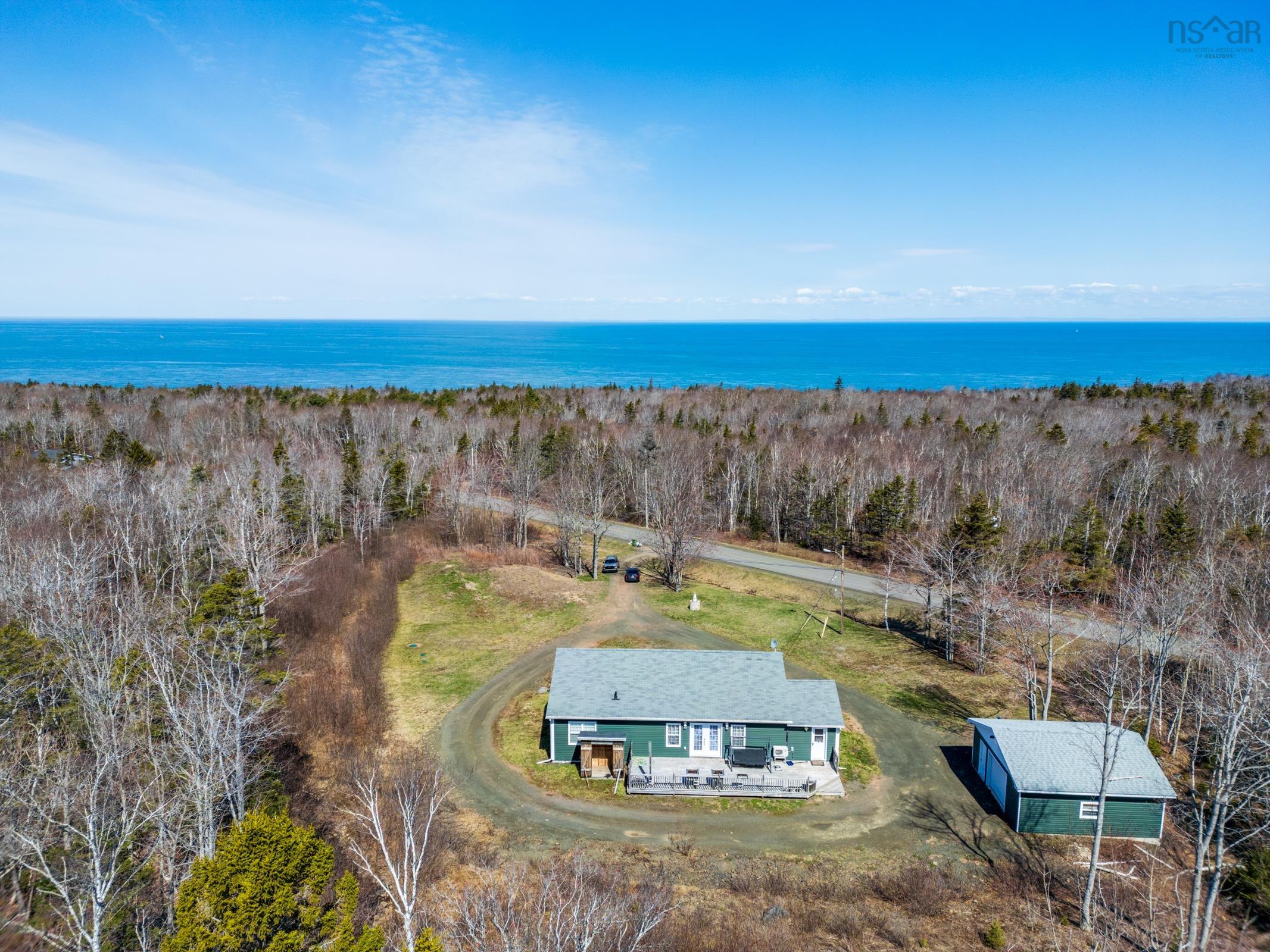 $625,000.00: 3152 Shore Road W, Litchfield