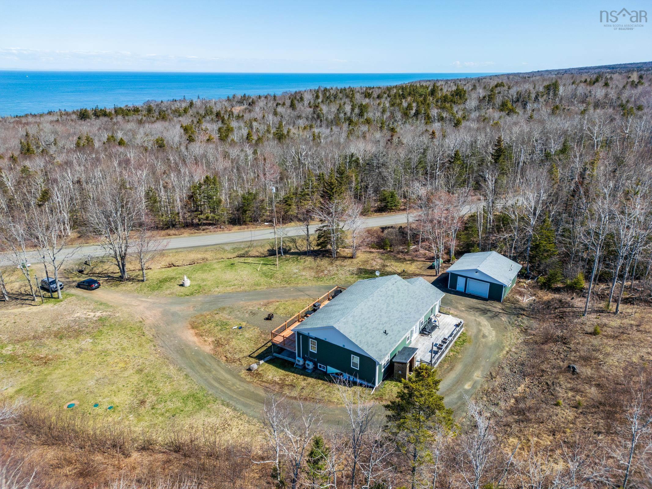 $625,000.00: 3152 Shore Road W, Litchfield