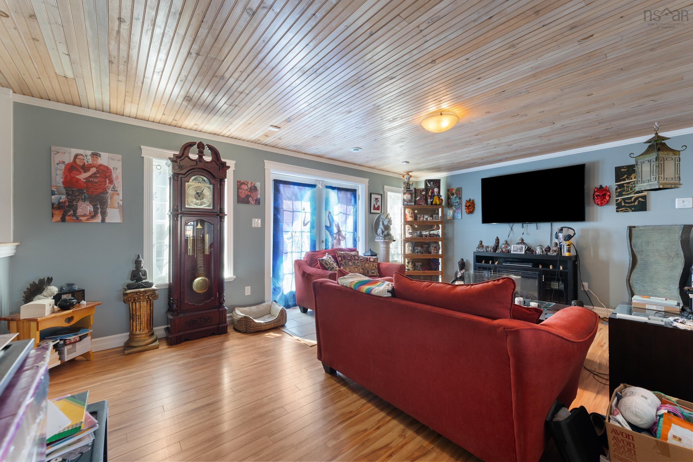 $625,000.00: 3152 Shore Road W, Litchfield