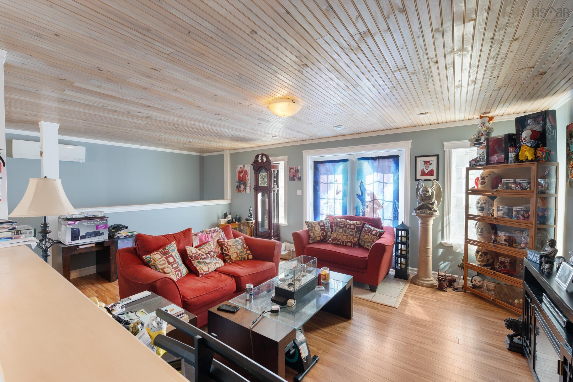 $625,000.00: 3152 Shore Road W, Litchfield