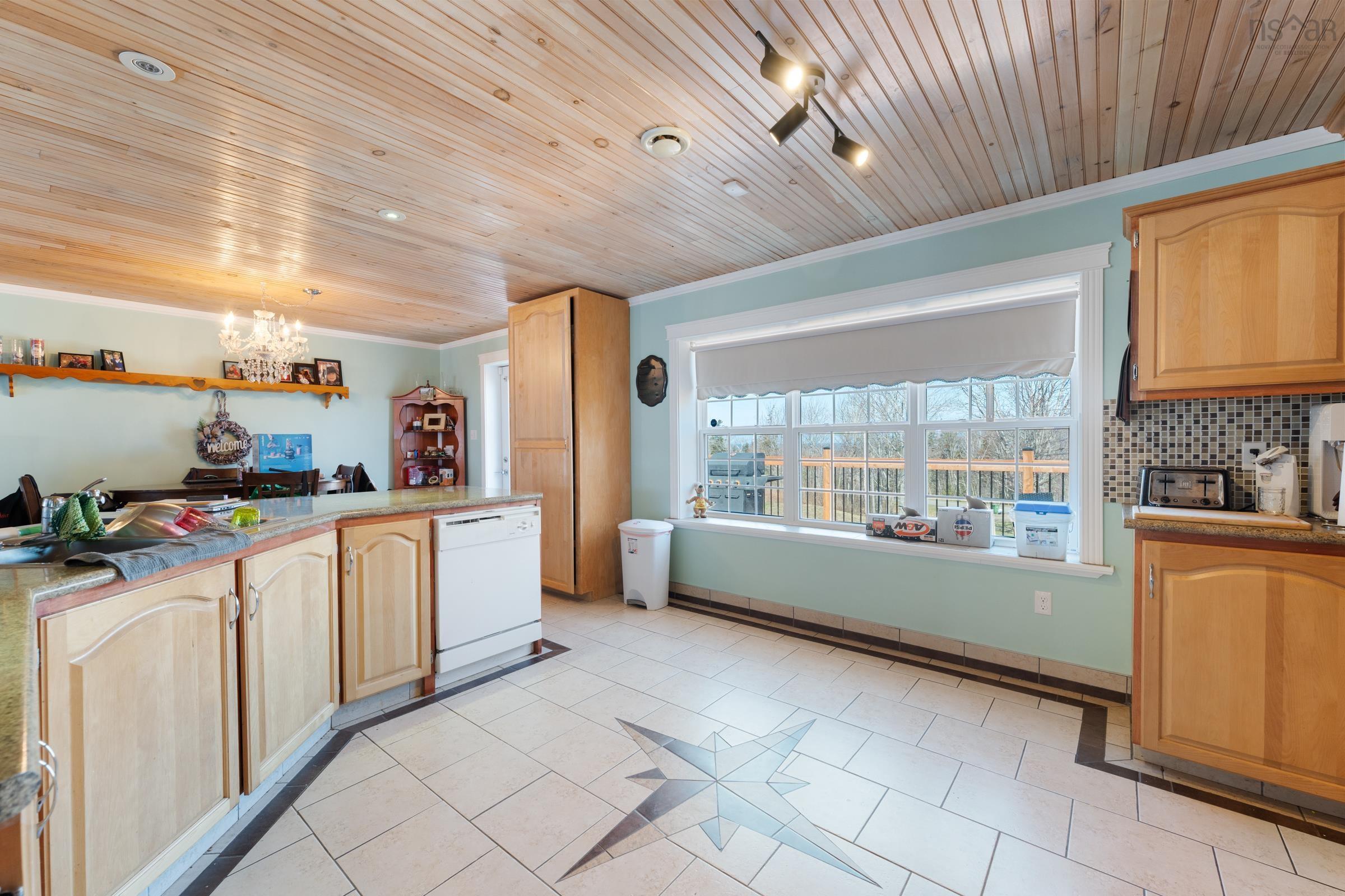 $625,000.00: 3152 Shore Road W, Litchfield