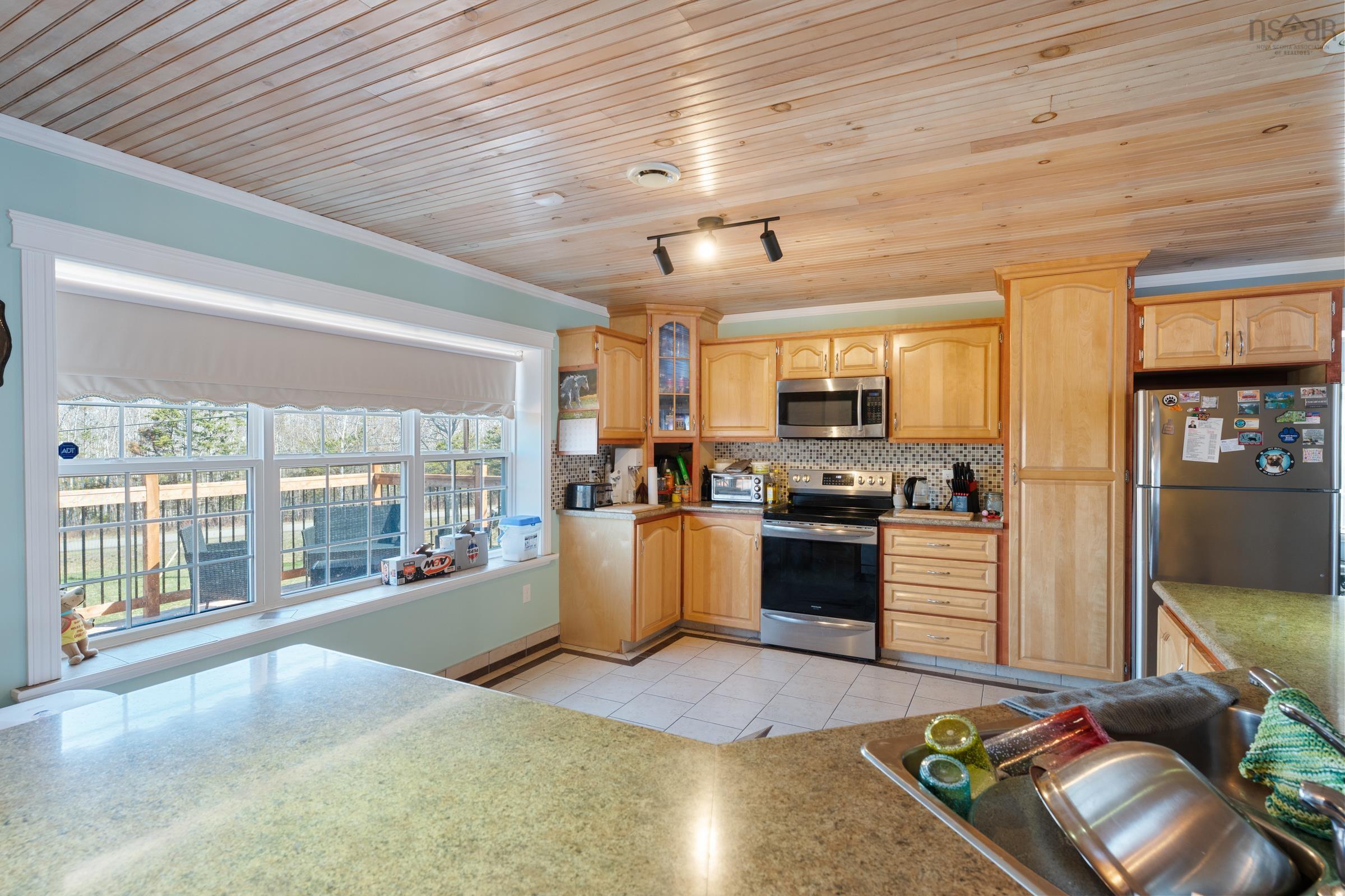 $625,000.00: 3152 Shore Road W, Litchfield