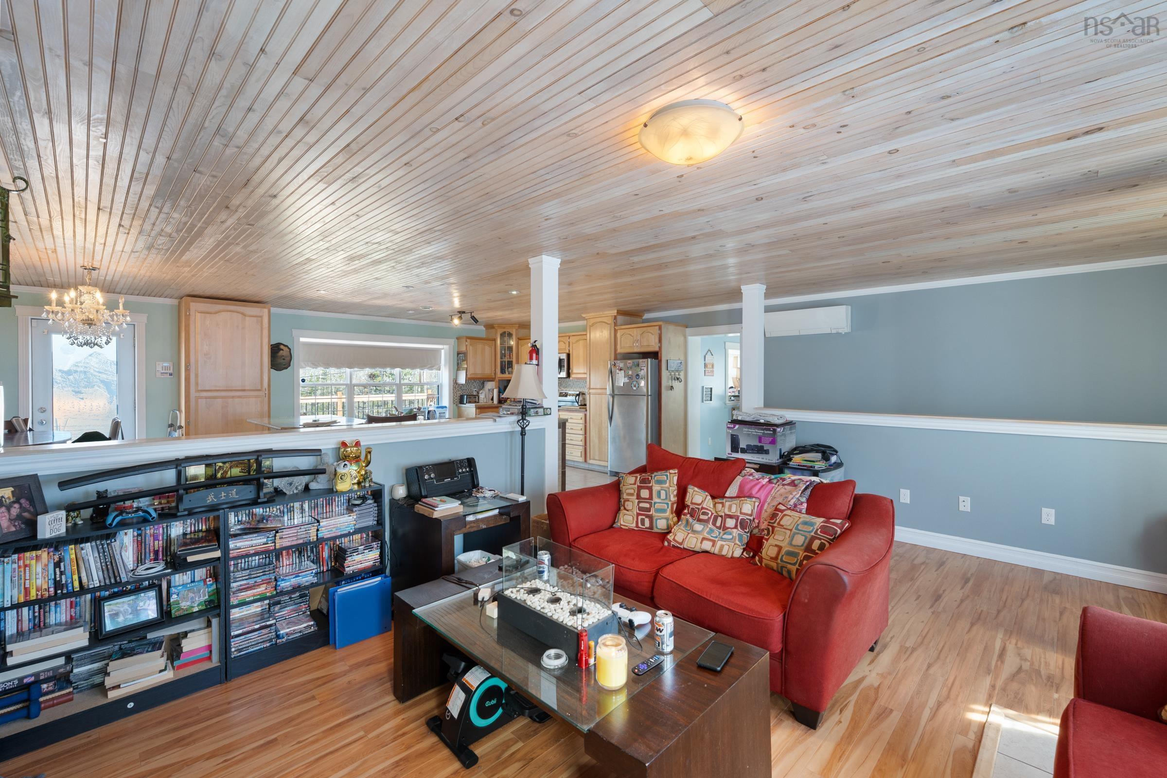 $625,000.00: 3152 Shore Road W, Litchfield