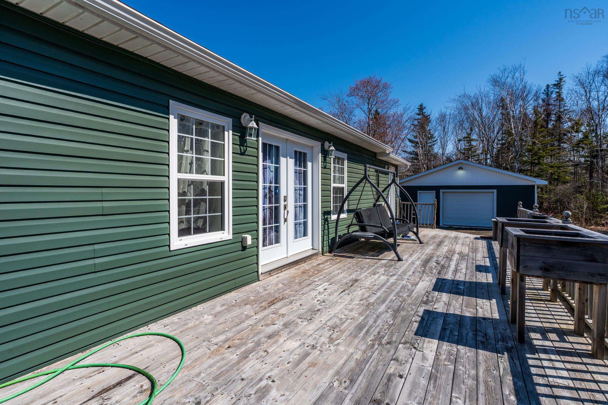 $625,000.00: 3152 Shore Road W, Litchfield