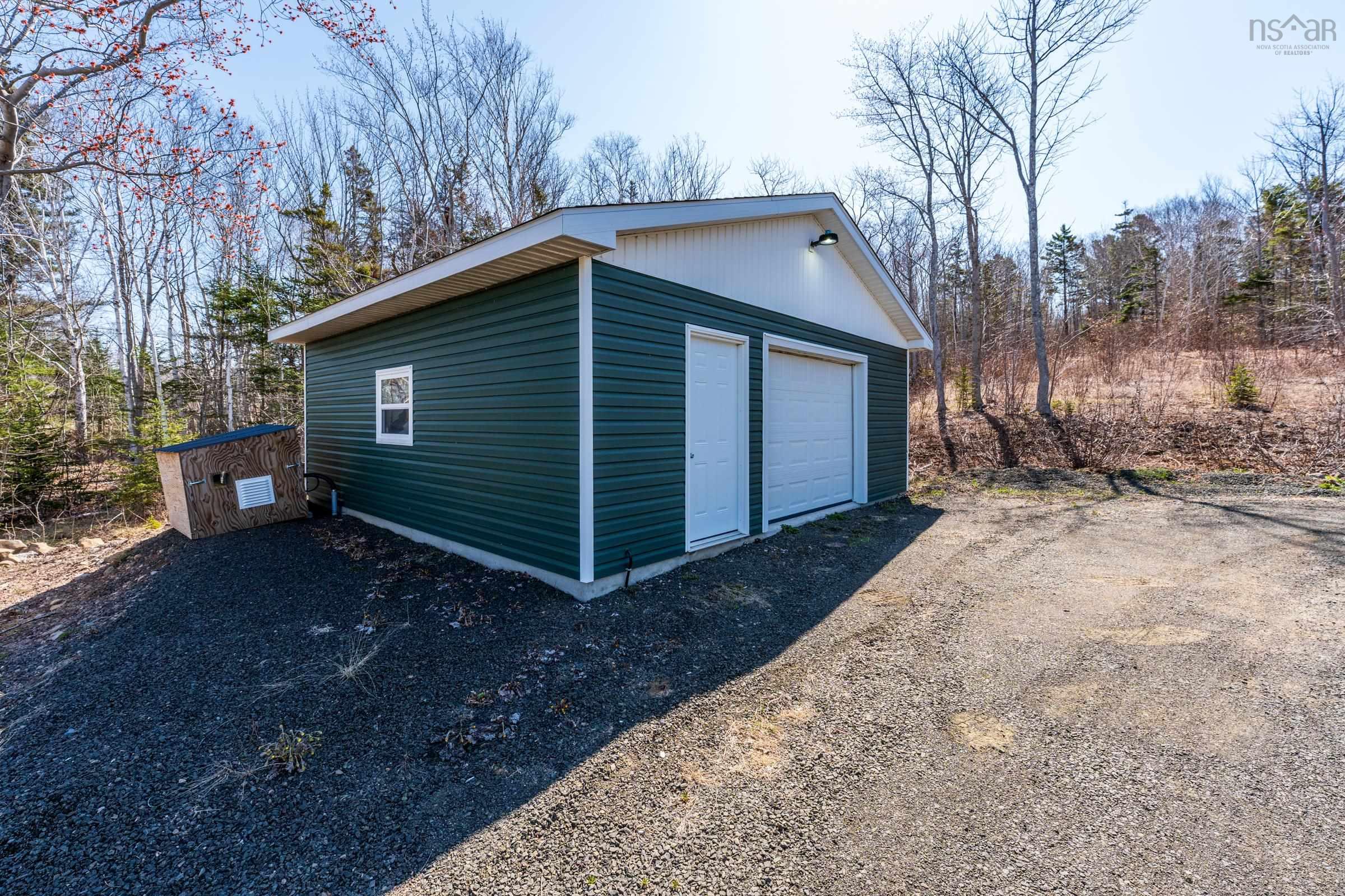 $625,000.00: 3152 Shore Road W, Litchfield