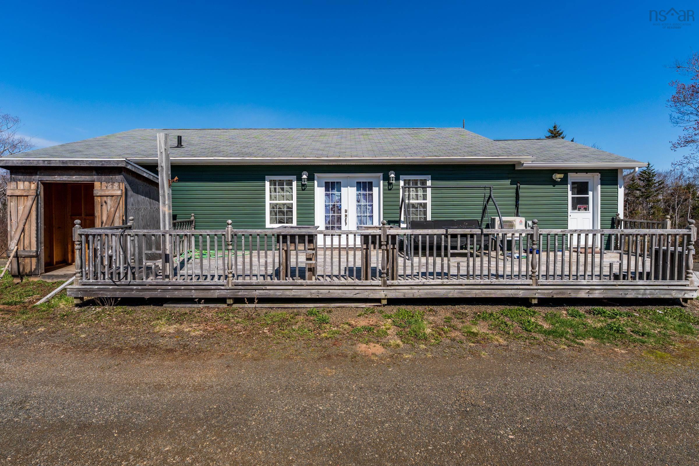$625,000.00: 3152 Shore Road W, Litchfield