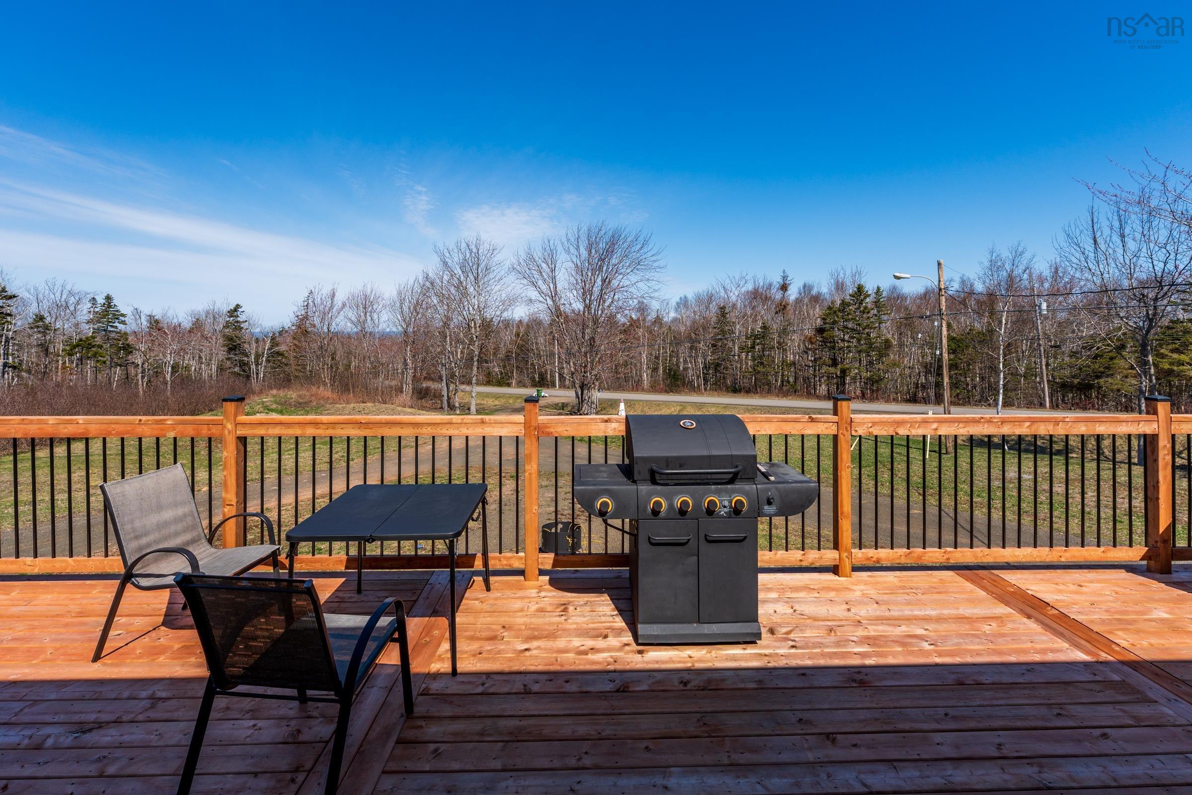 $625,000.00: 3152 Shore Road W, Litchfield