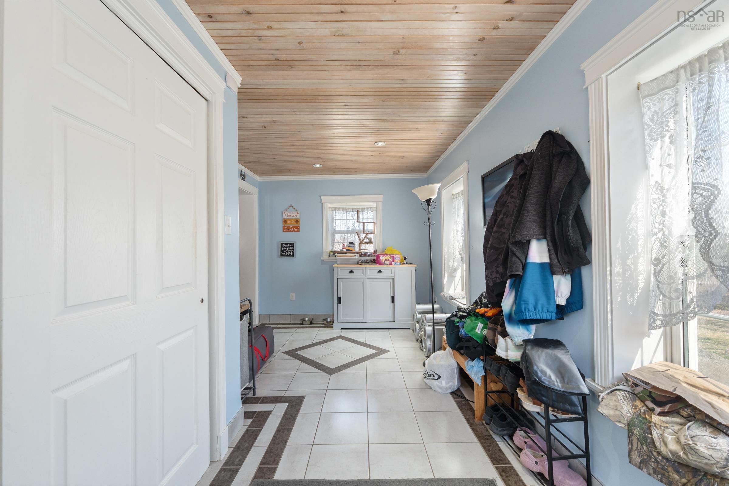$625,000.00: 3152 Shore Road W, Litchfield