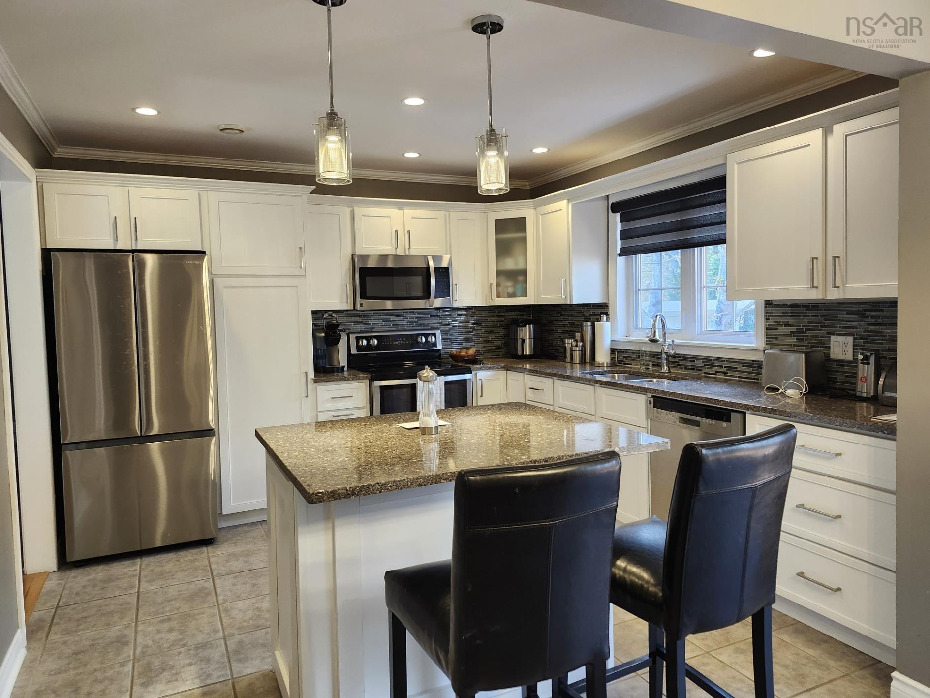 $699,000.00: 36 Horizon Road, Bedford