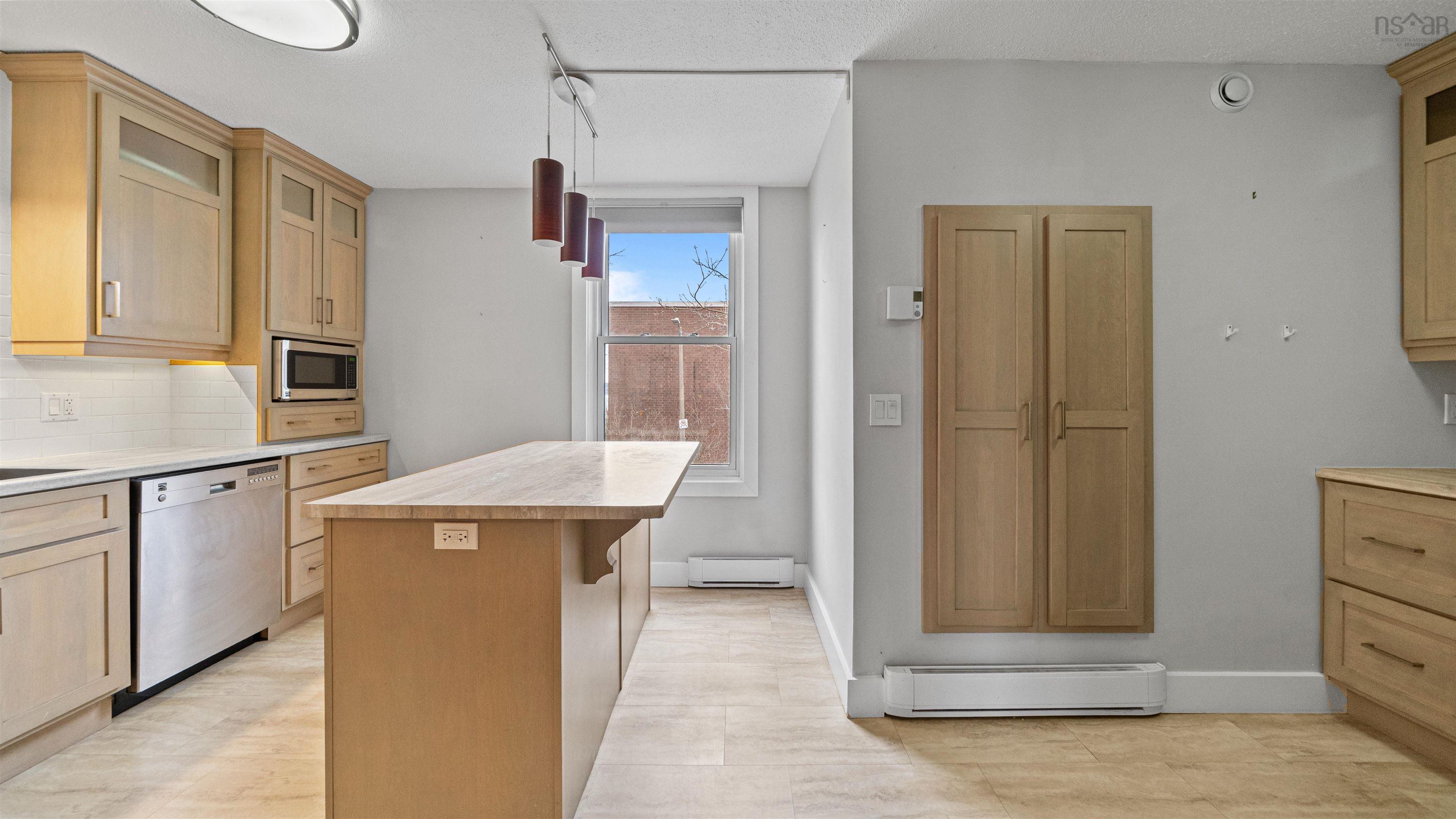 $525,000.00: 5540 Stoneham, Halifax