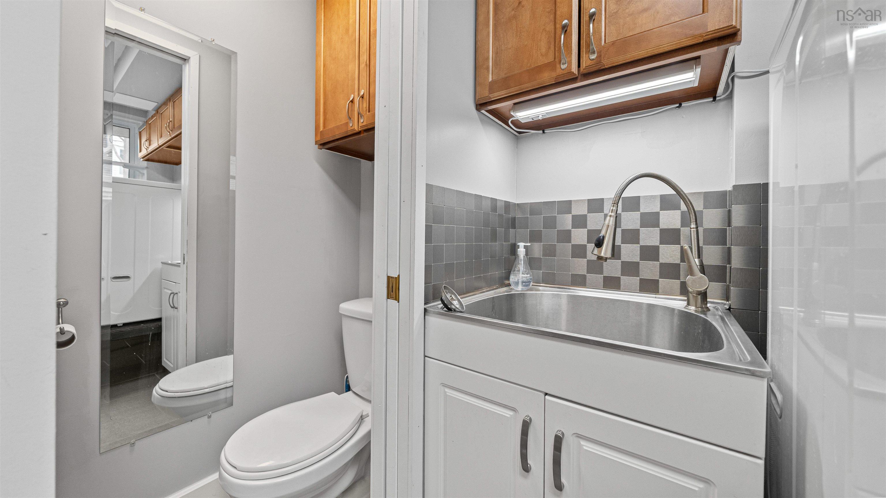 $525,000.00: 5540 Stoneham, Halifax