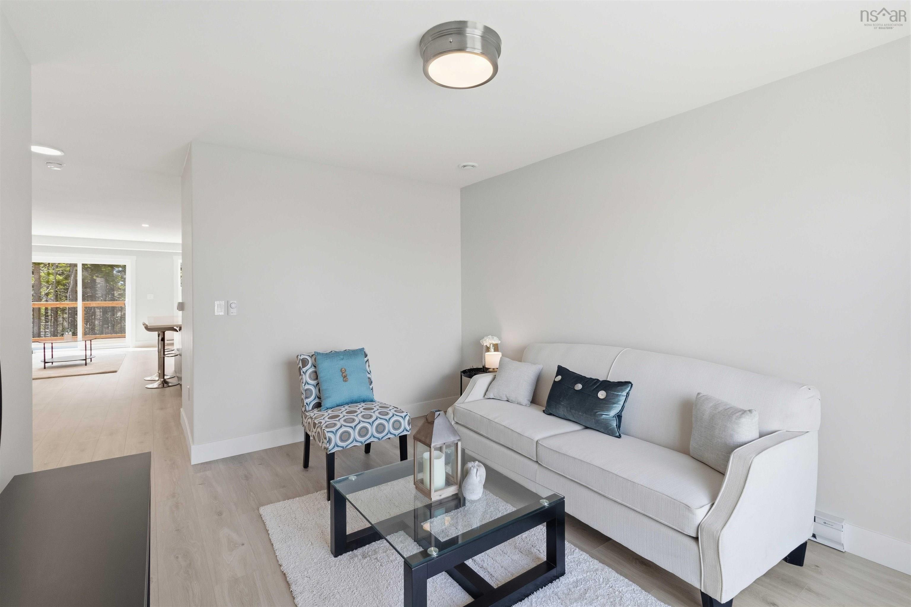 $719,900.00: 9 Viewcrest Drive, Clayton Park