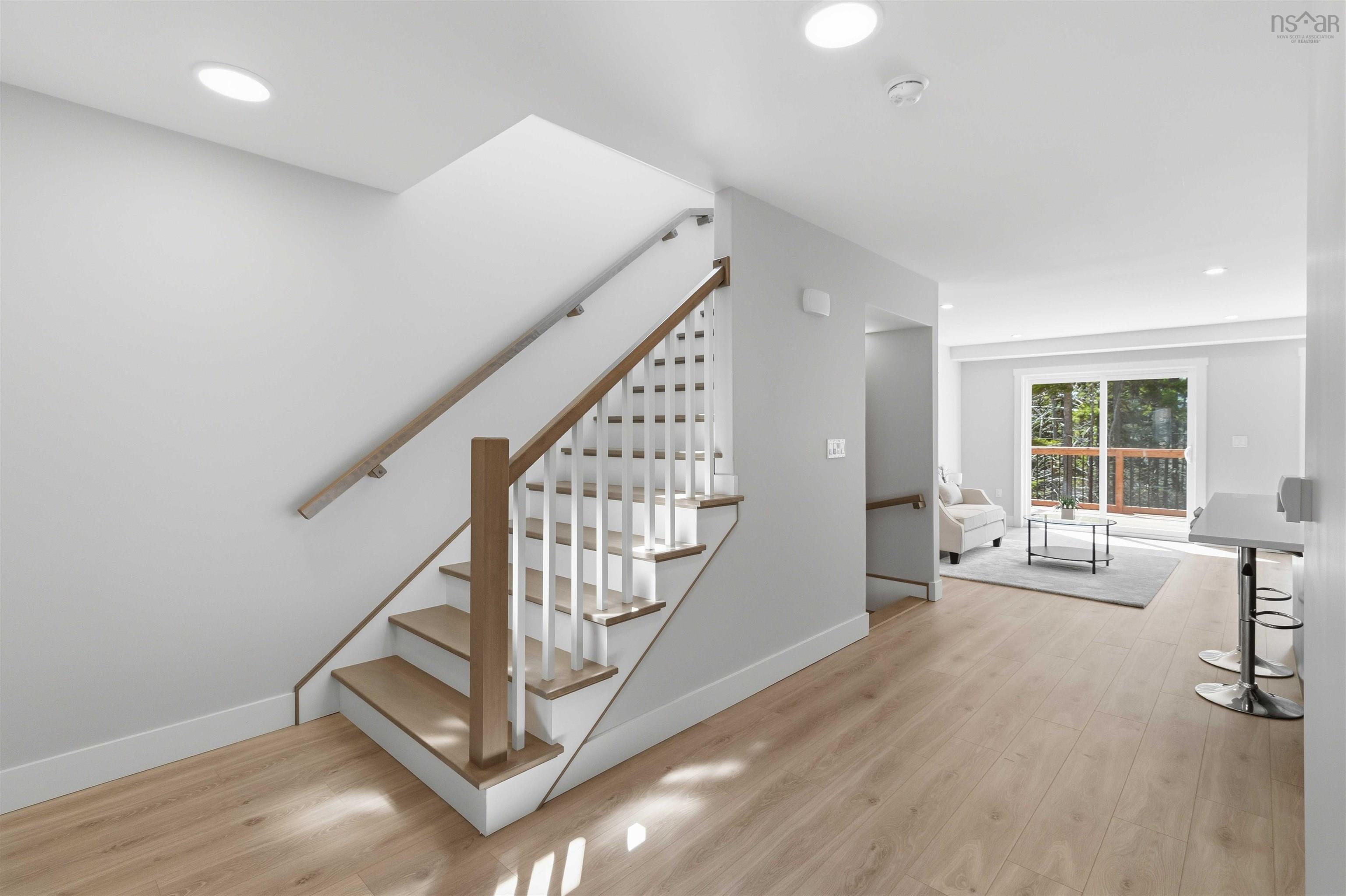 $719,900.00: 9 Viewcrest Drive, Clayton Park