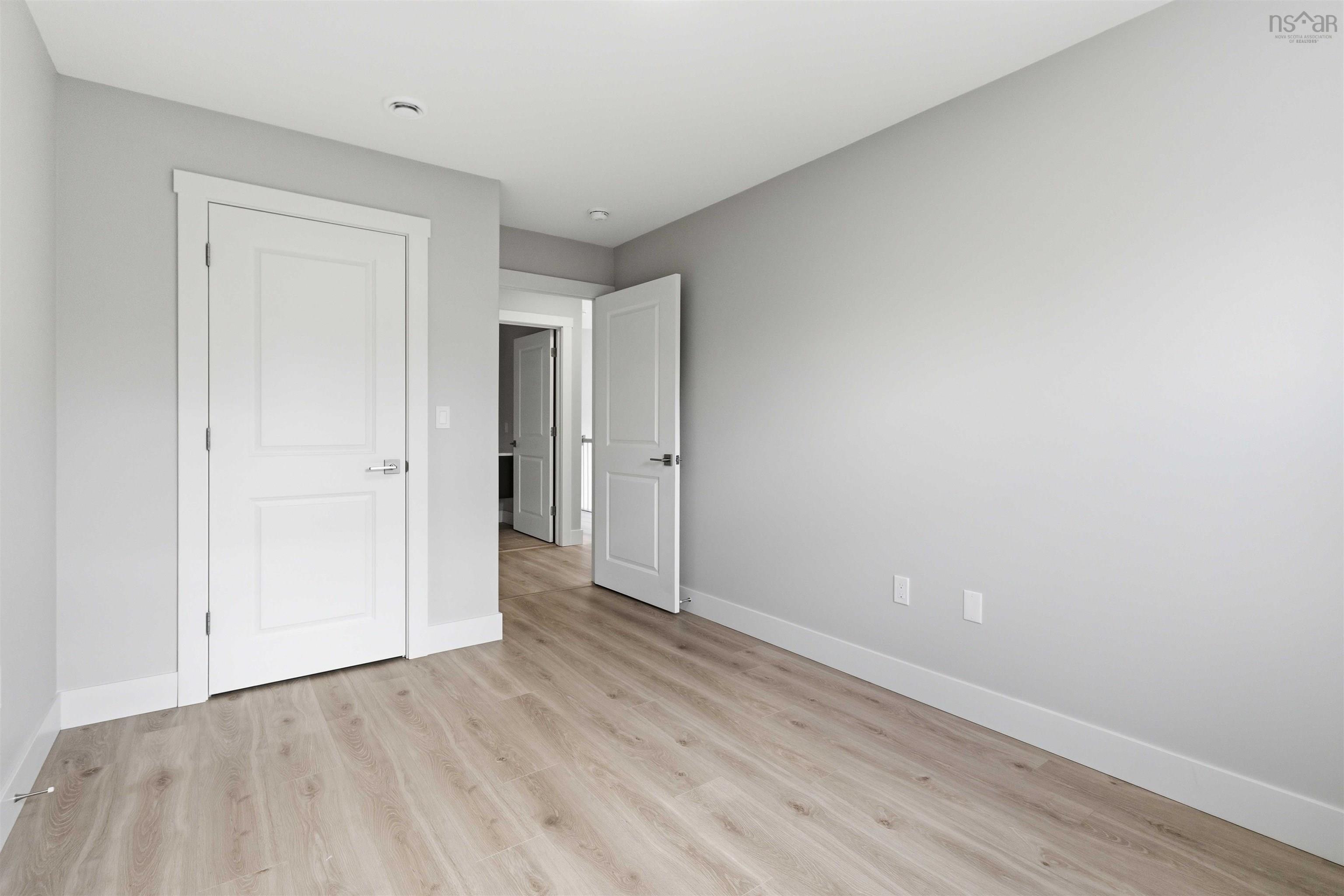 $719,900.00: 9 Viewcrest Drive, Clayton Park