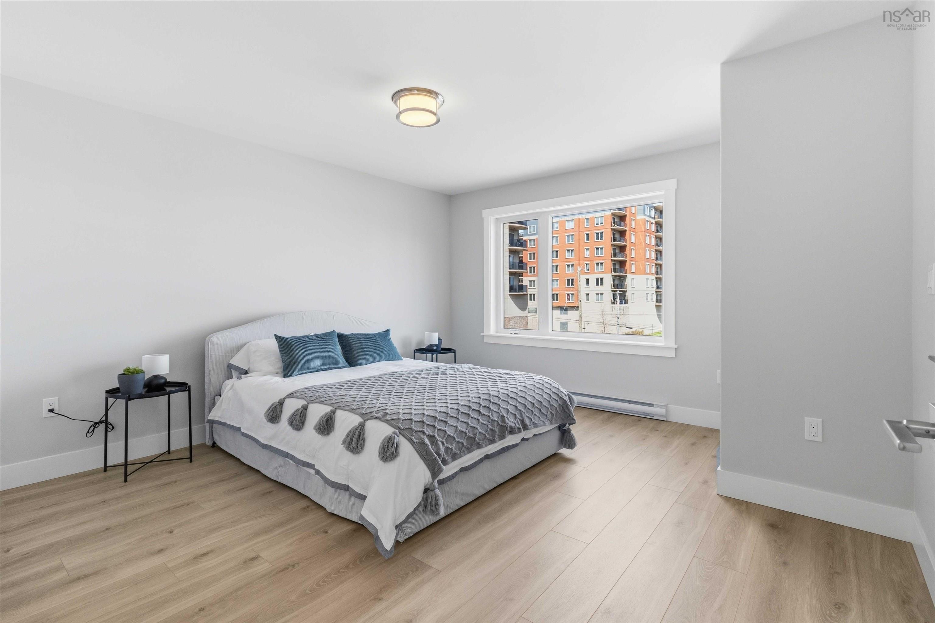 $719,900.00: 9 Viewcrest Drive, Clayton Park