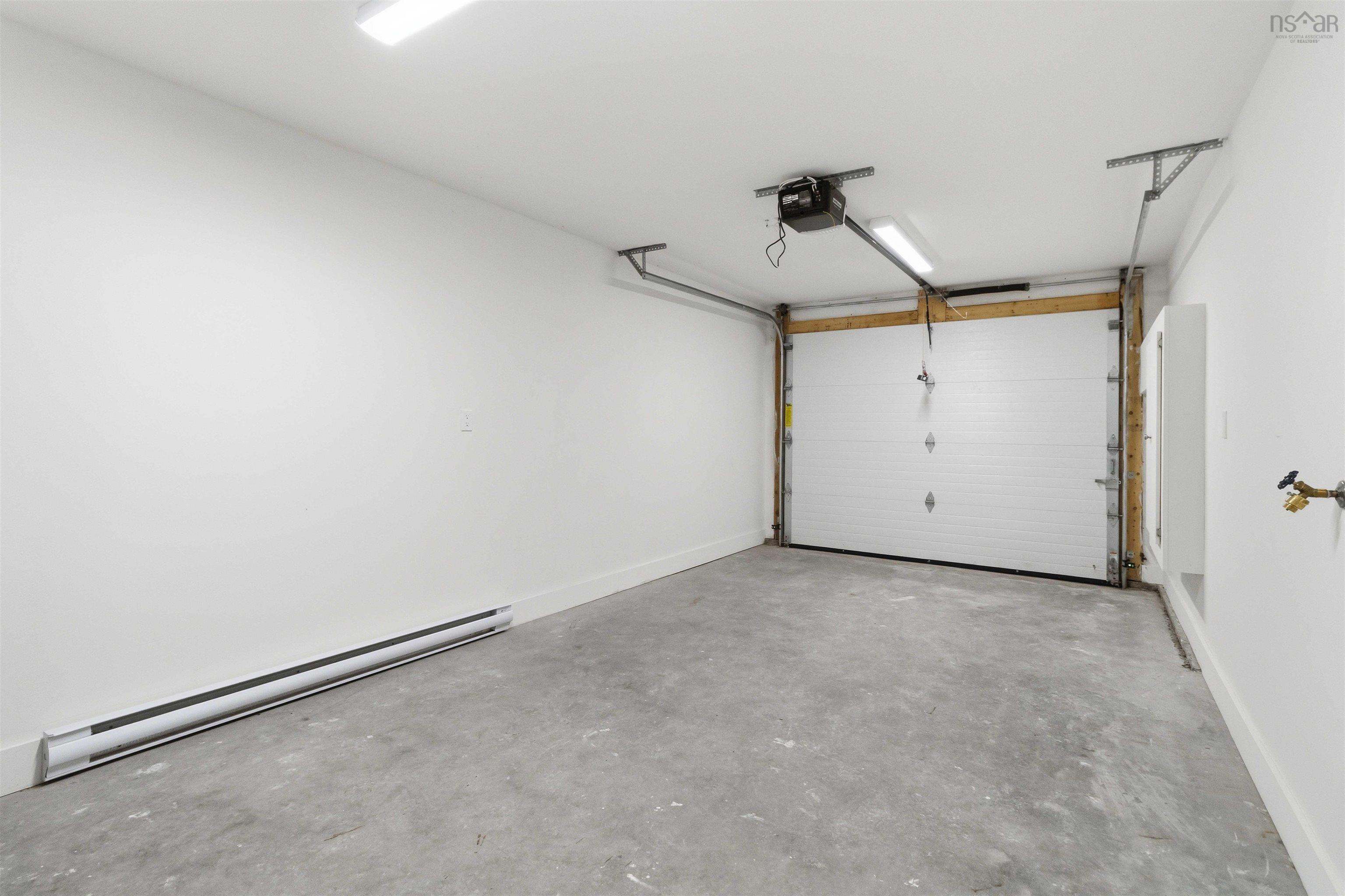 $719,900.00: 9 Viewcrest Drive, Clayton Park