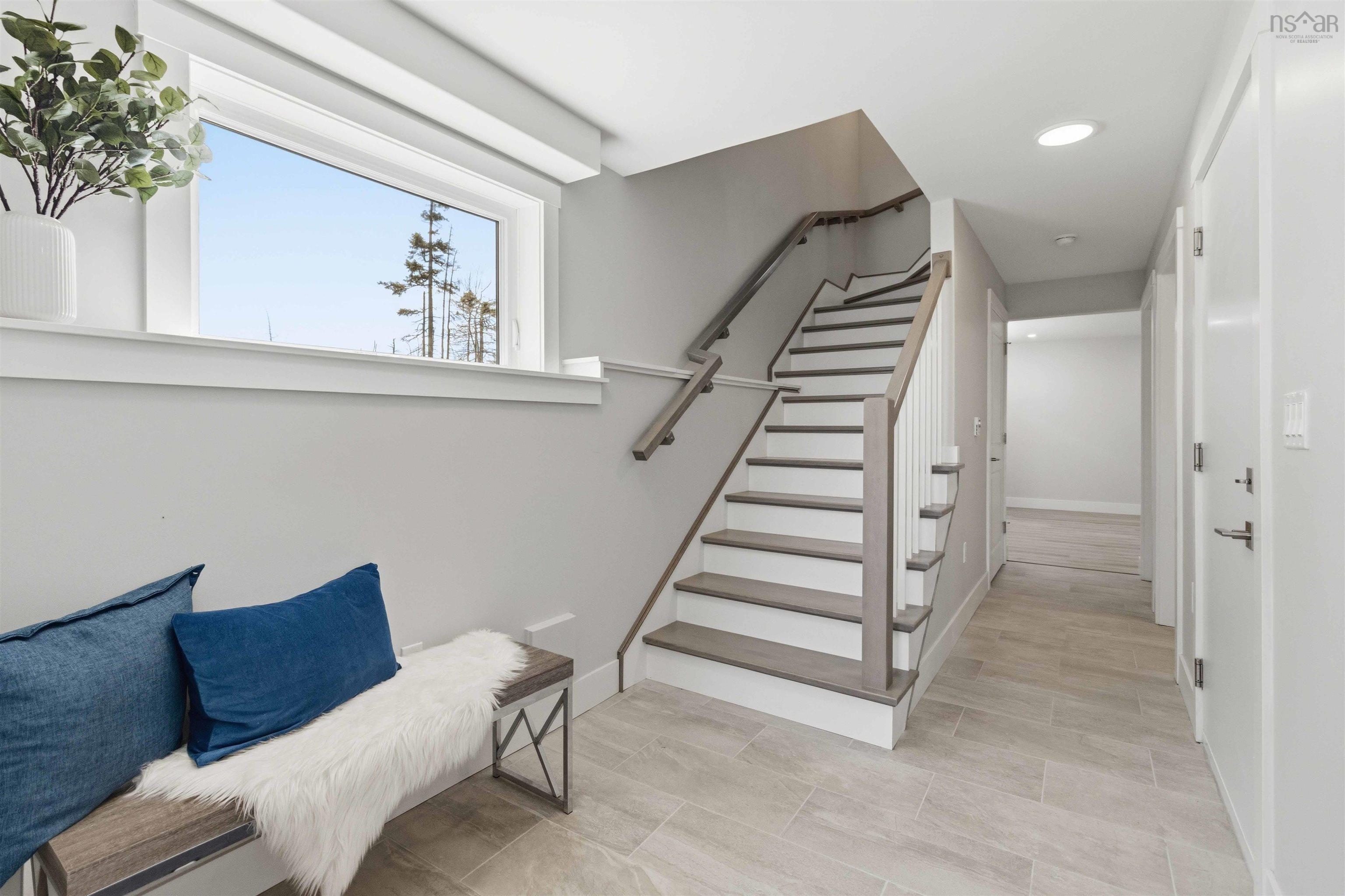 $724,900.00: 7 Viewcrest Drive, Clayton Park