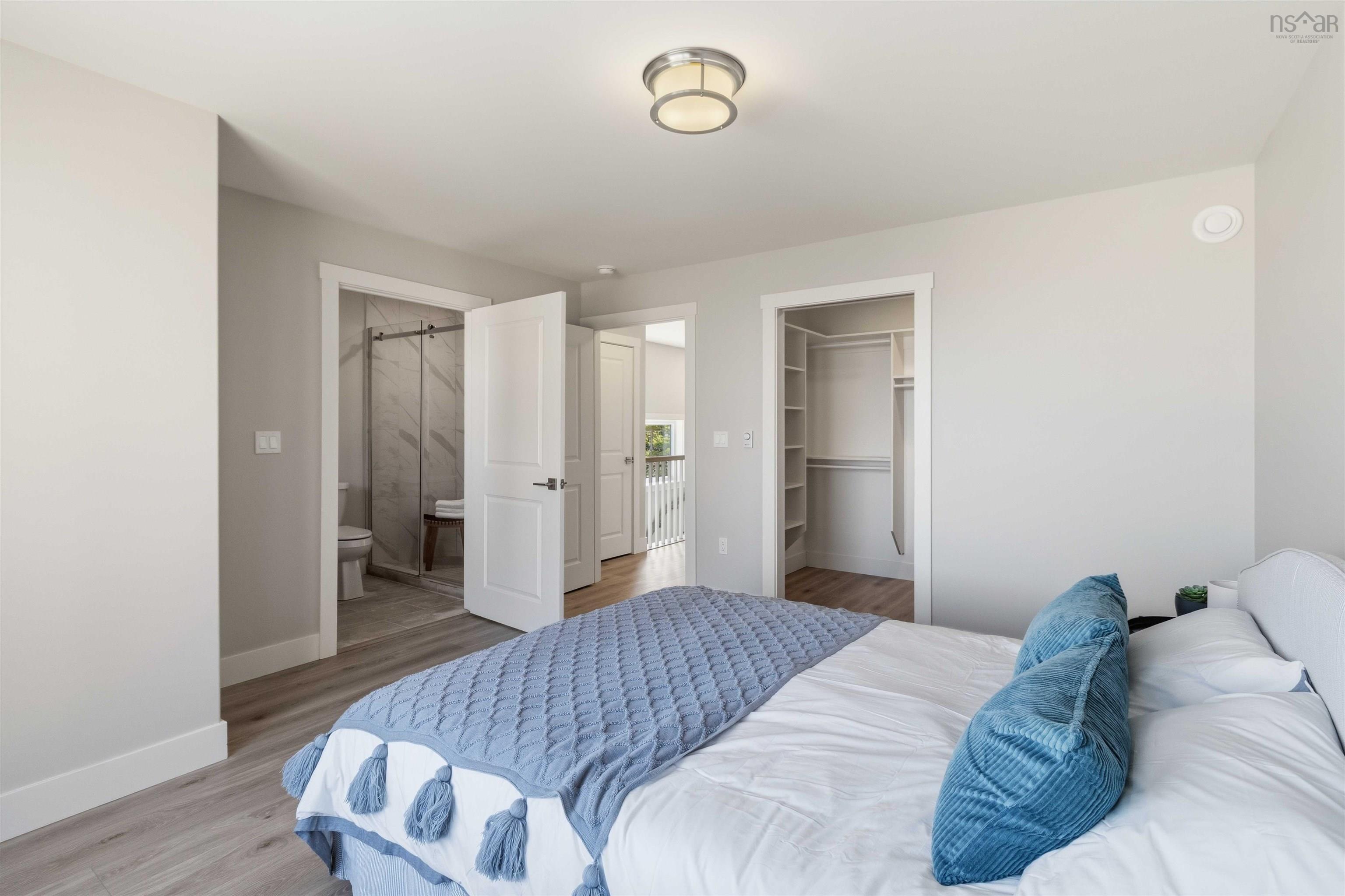 $724,900.00: 7 Viewcrest Drive, Clayton Park