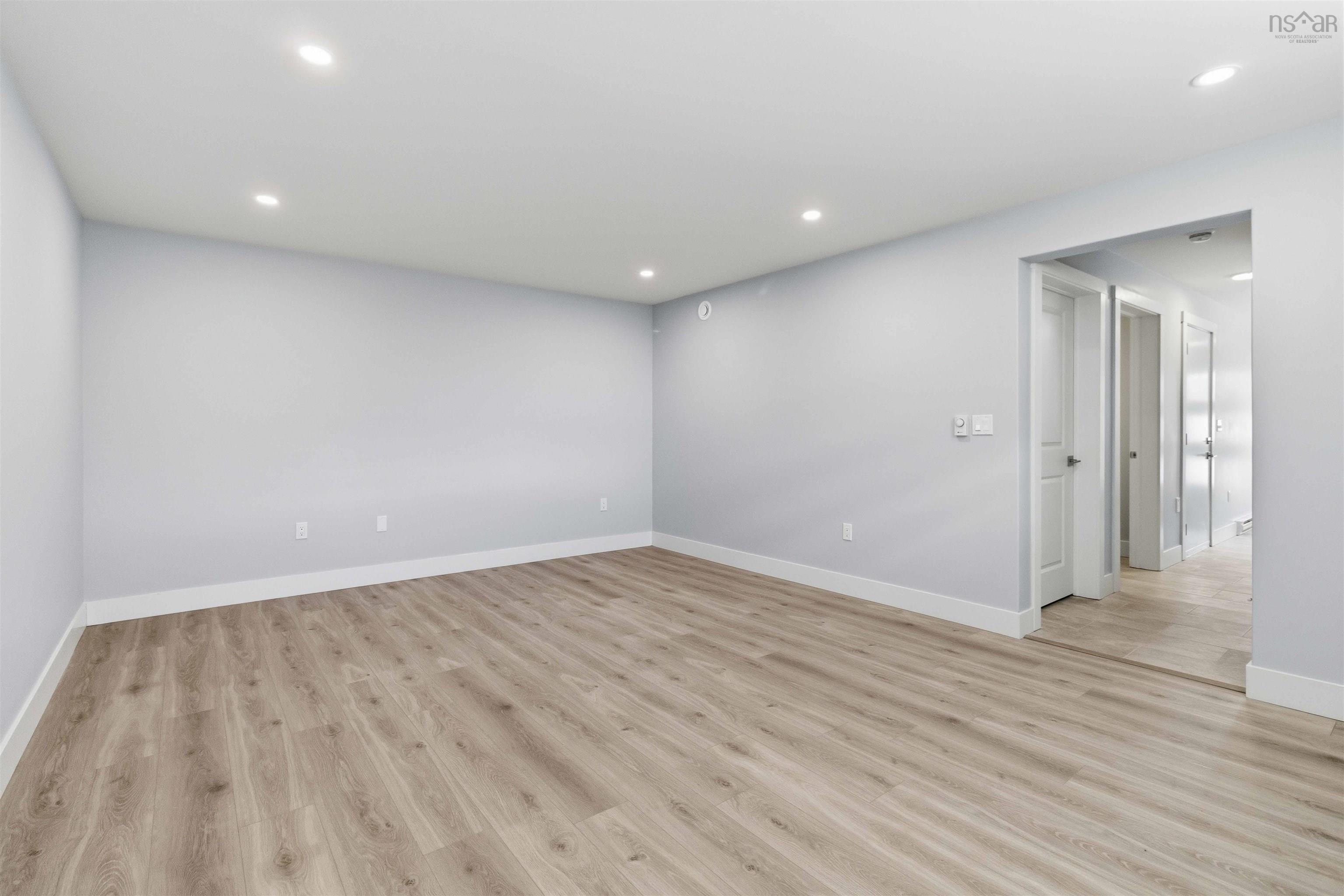 $724,900.00: 7 Viewcrest Drive, Clayton Park