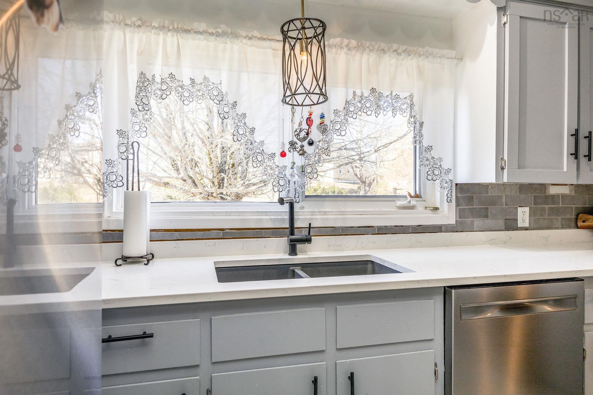 $489,900.00: 5989 Stellarton Trafalgar Road, Riverton