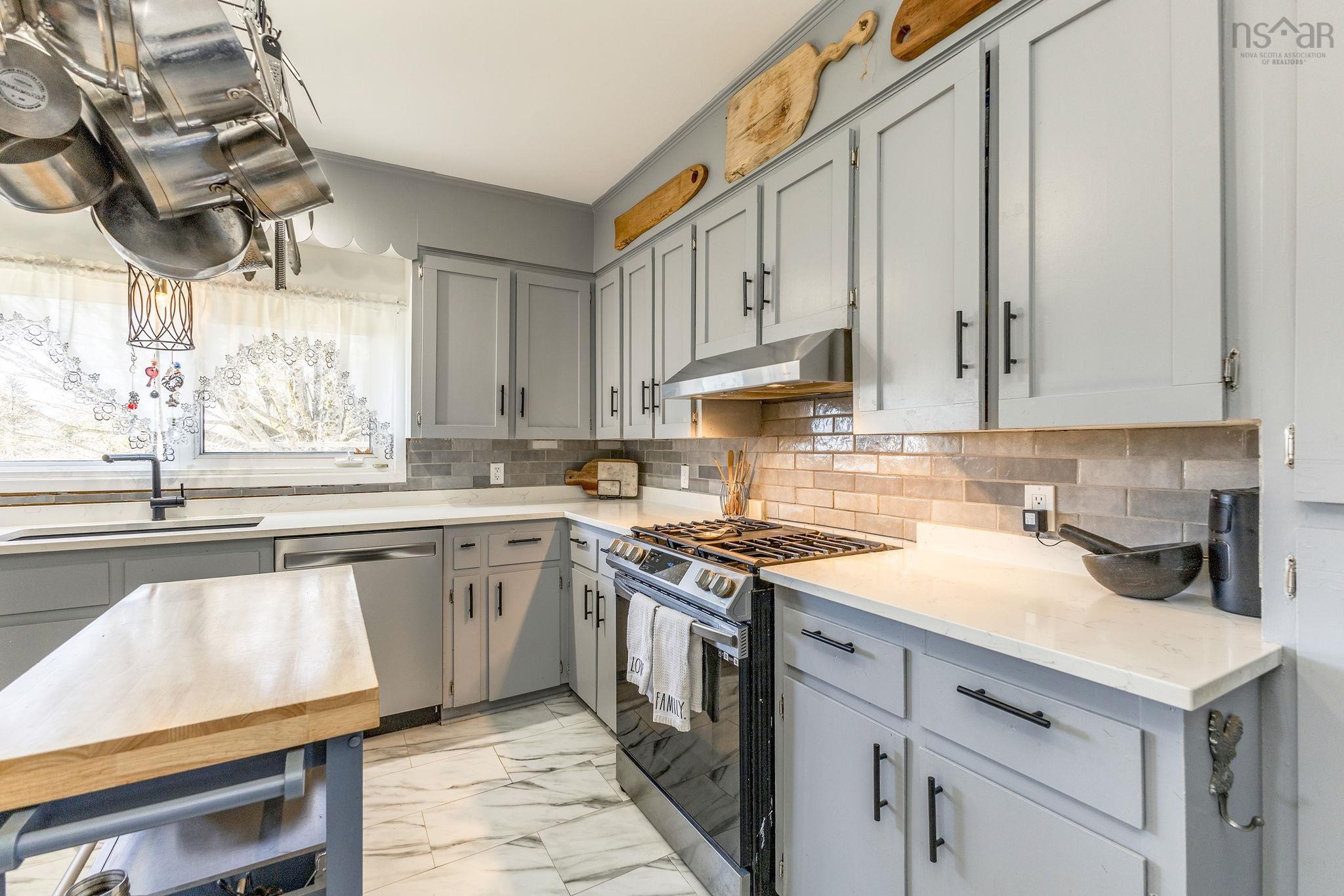 $489,900.00: 5989 Stellarton Trafalgar Road, Riverton