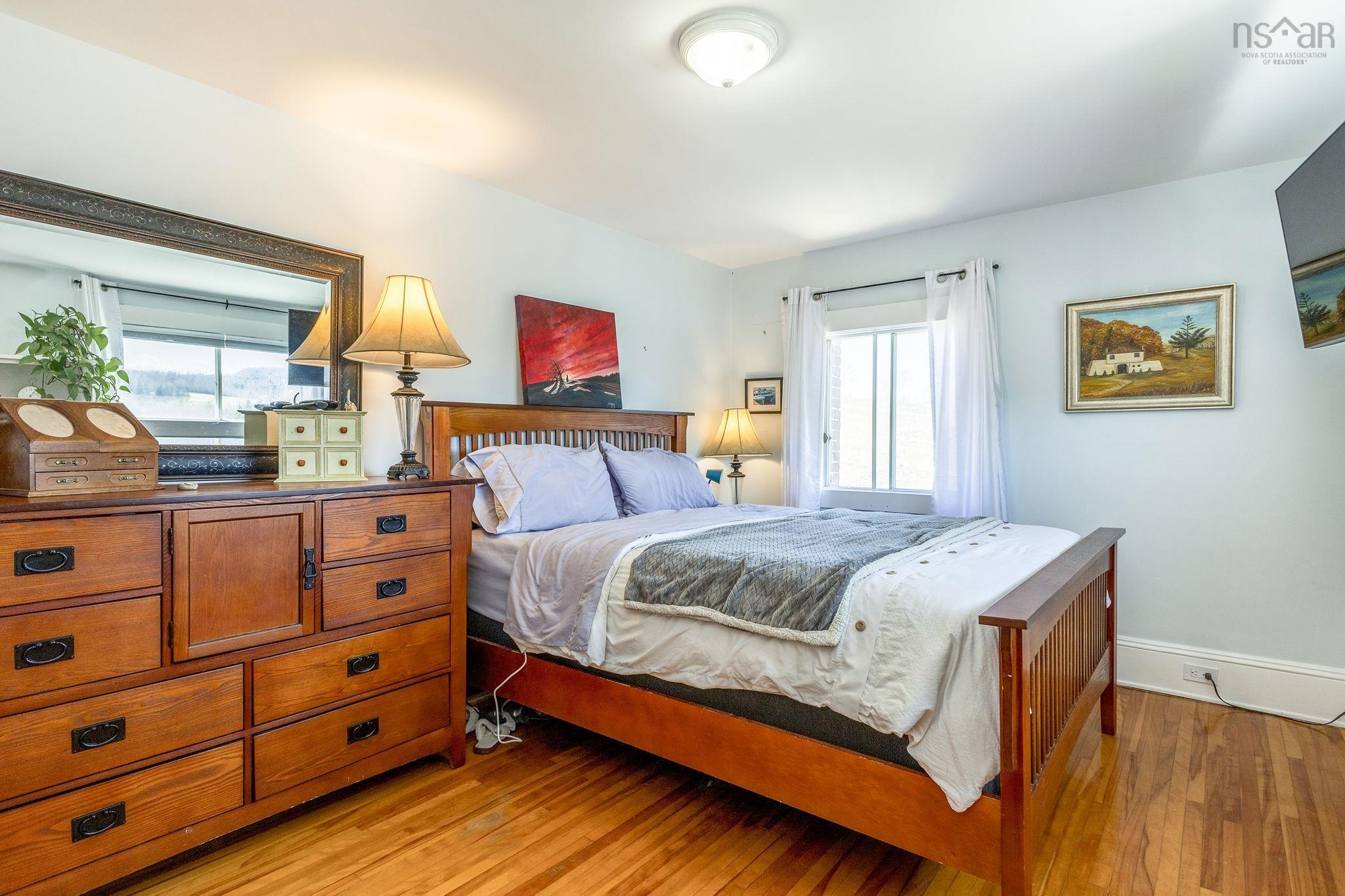 $489,900.00: 5989 Stellarton Trafalgar Road, Riverton