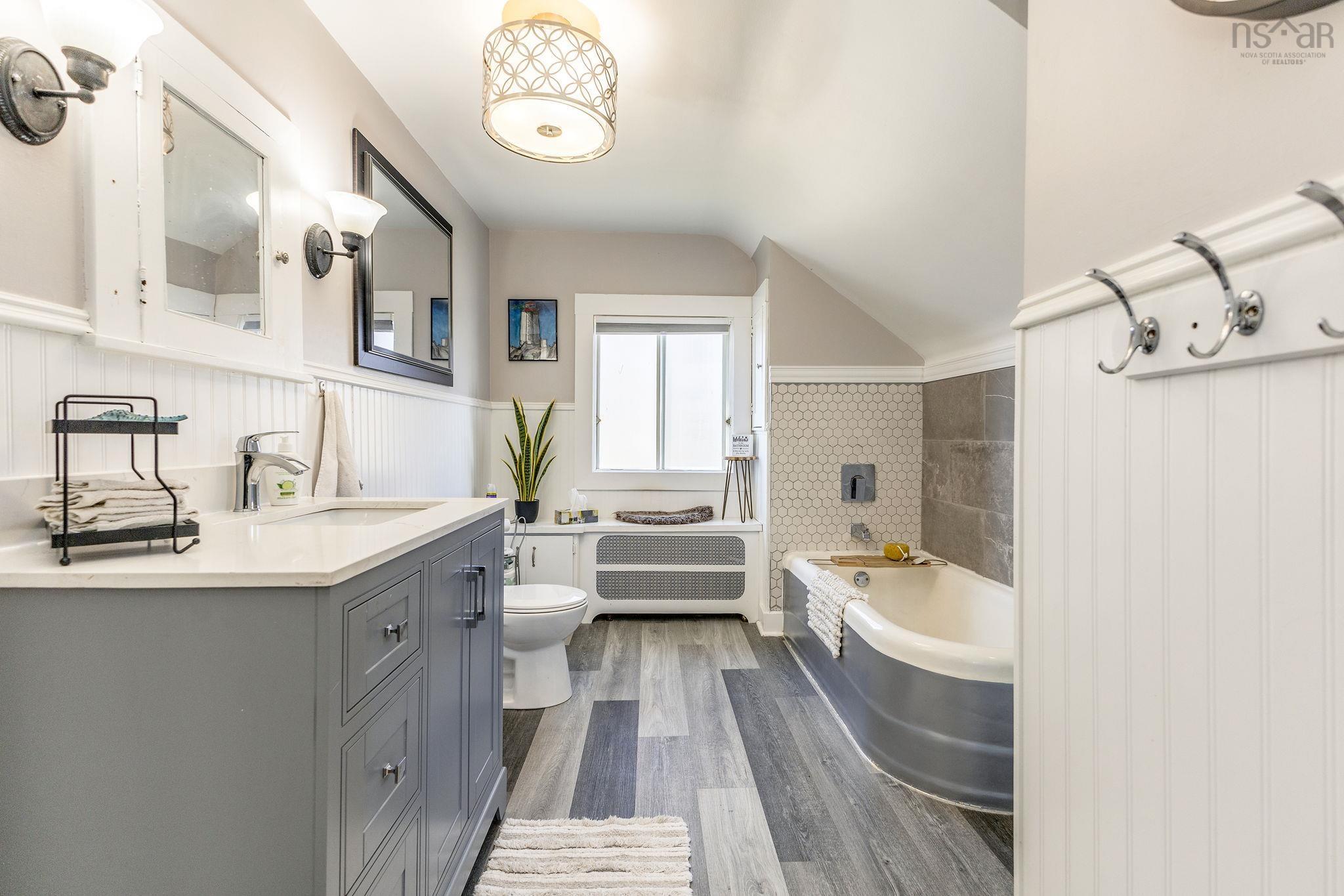 $489,900.00: 5989 Stellarton Trafalgar Road, Riverton