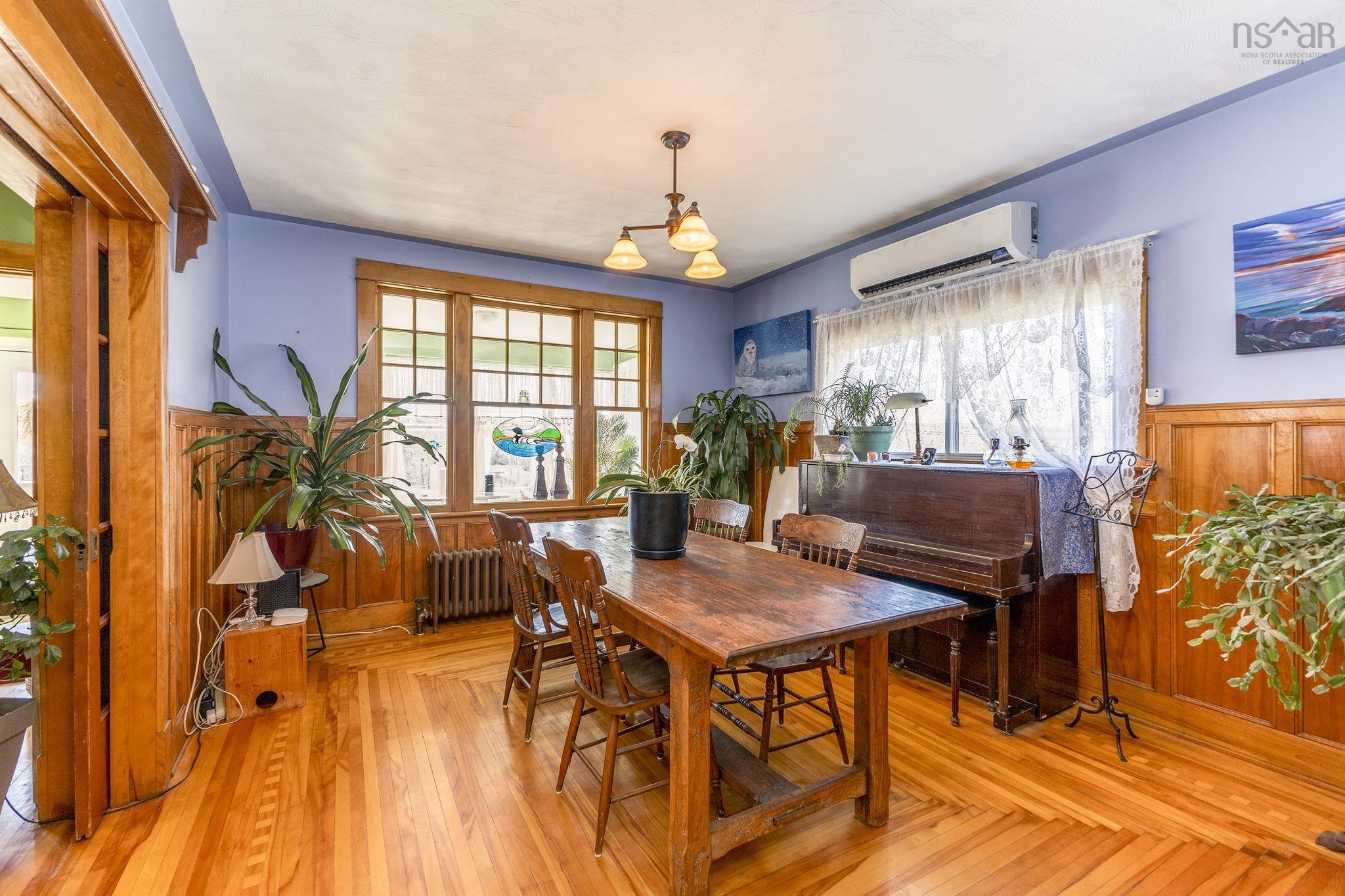 $489,900.00: 5989 Stellarton Trafalgar Road, Riverton