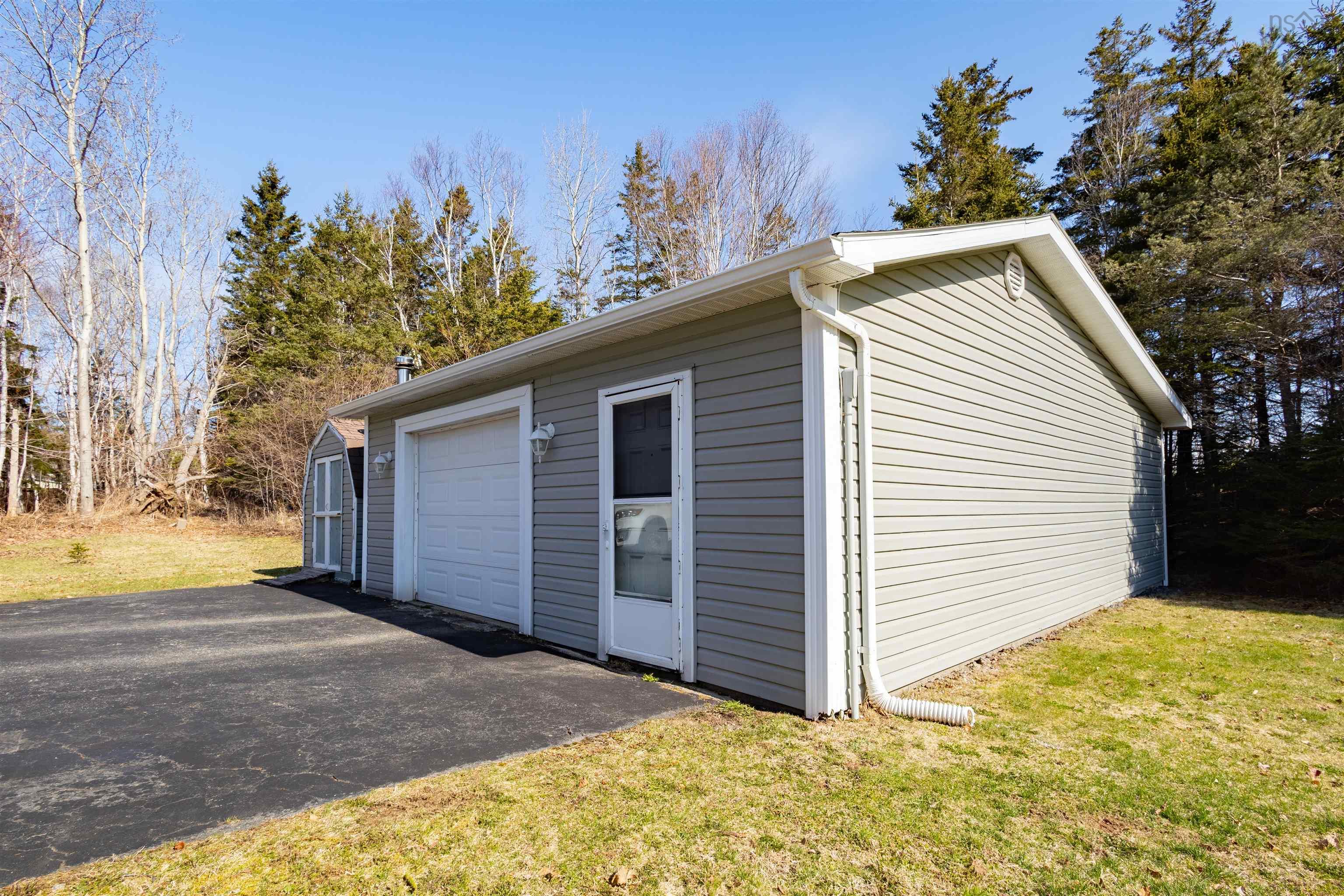 $325,000.00: 79 Floral Heights, Sydney