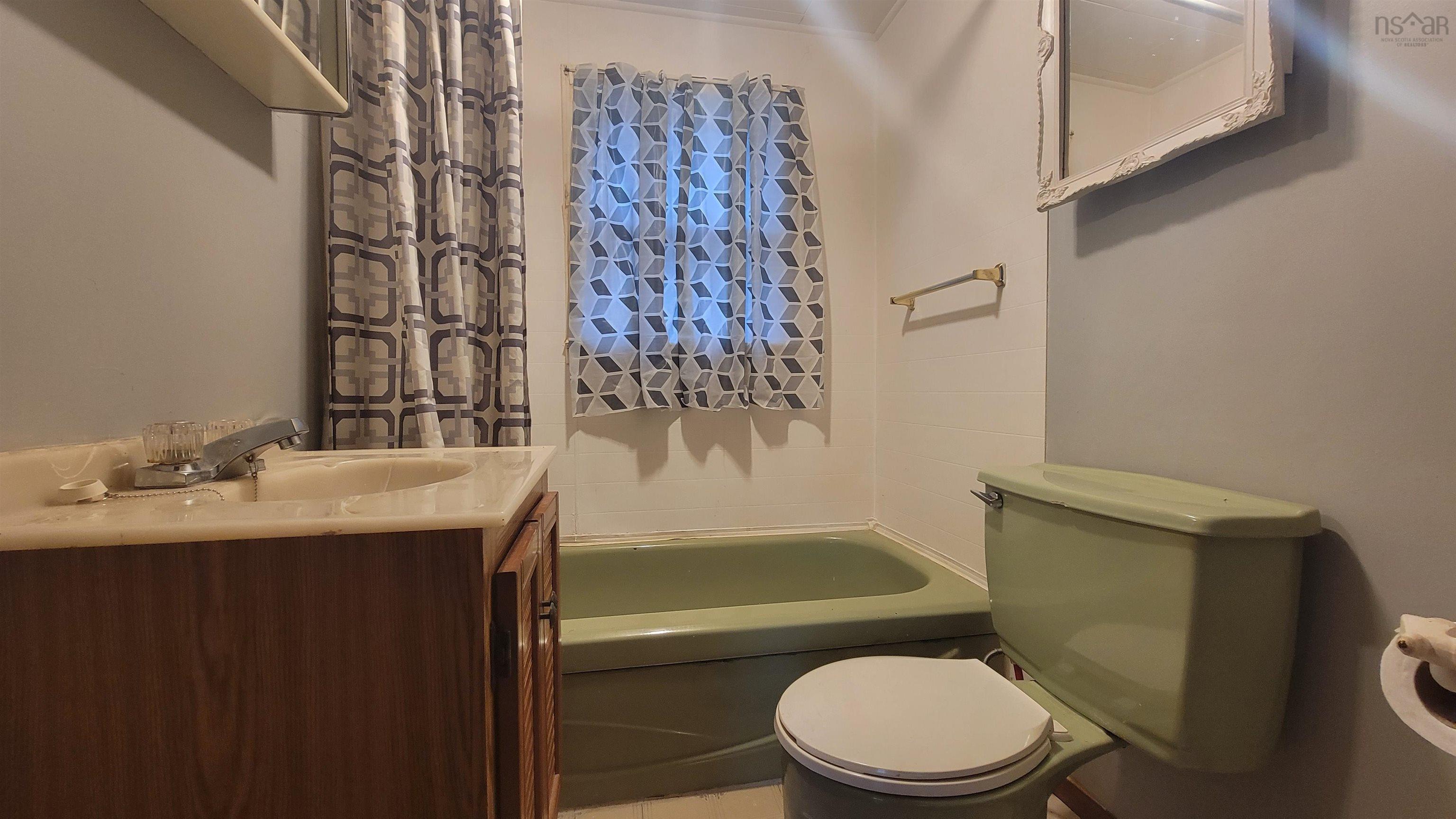 $174,900.00: 1685 Lake George Road, Lake George