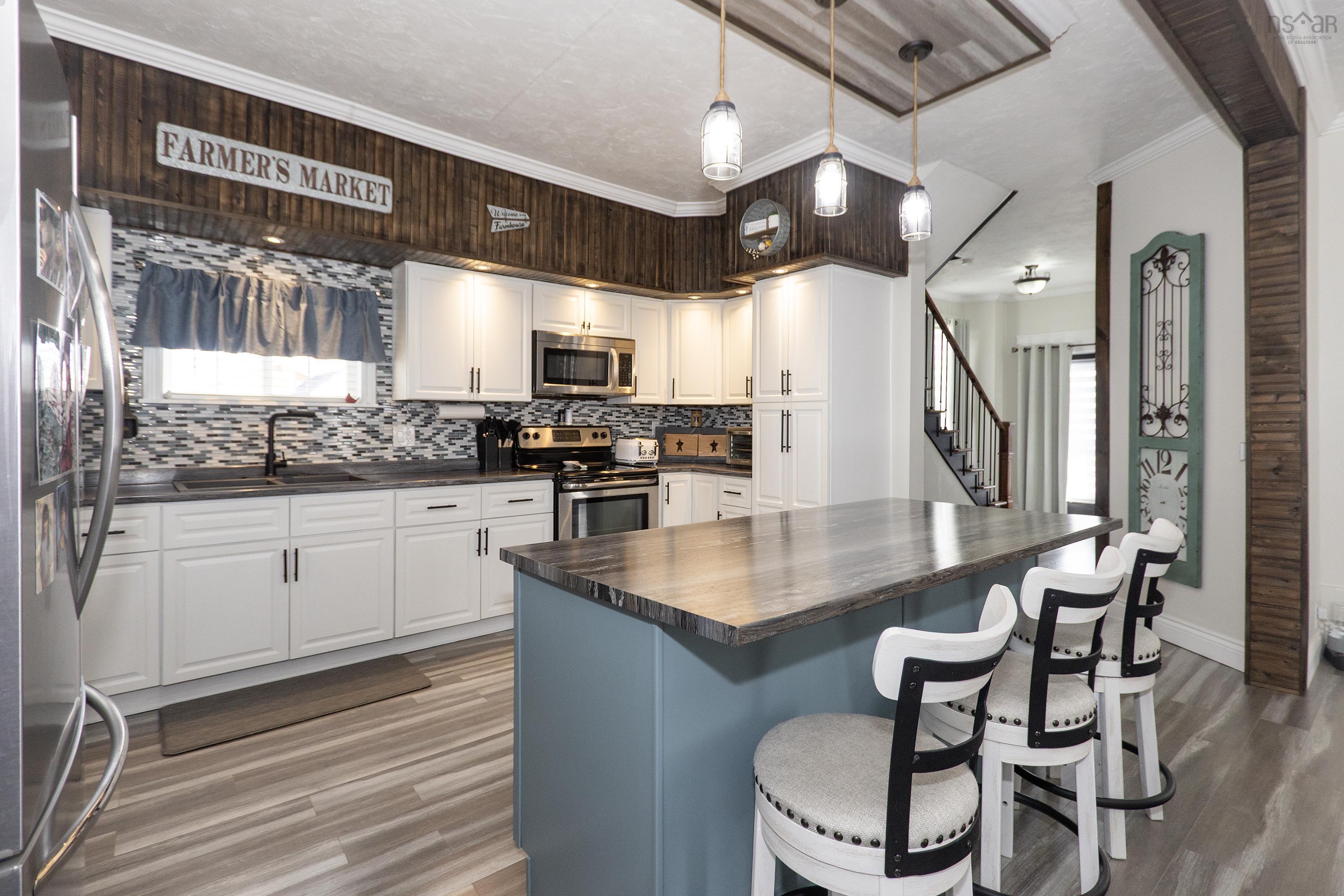 $379,900.00: 28 Westminster Avenue, Amherst