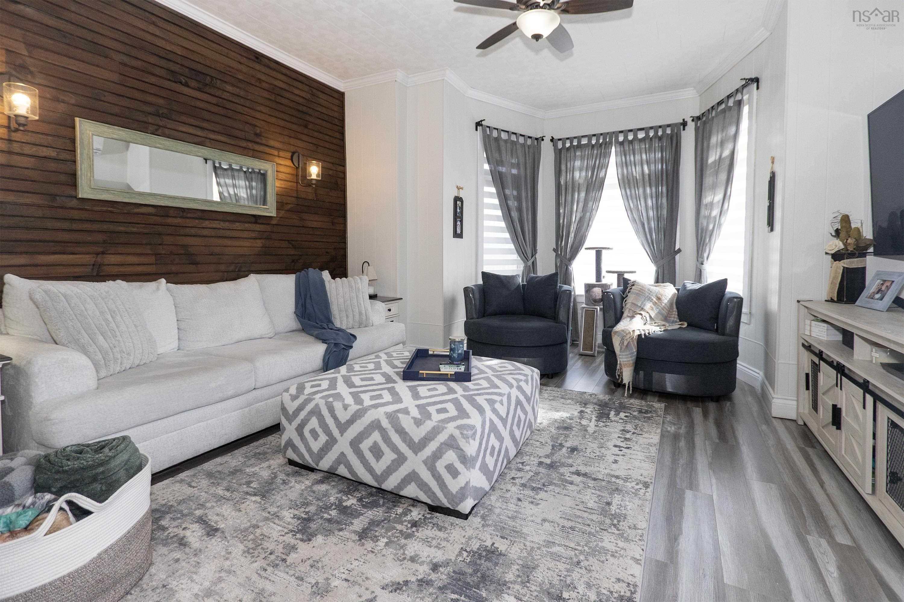 $379,900.00: 28 Westminster Avenue, Amherst